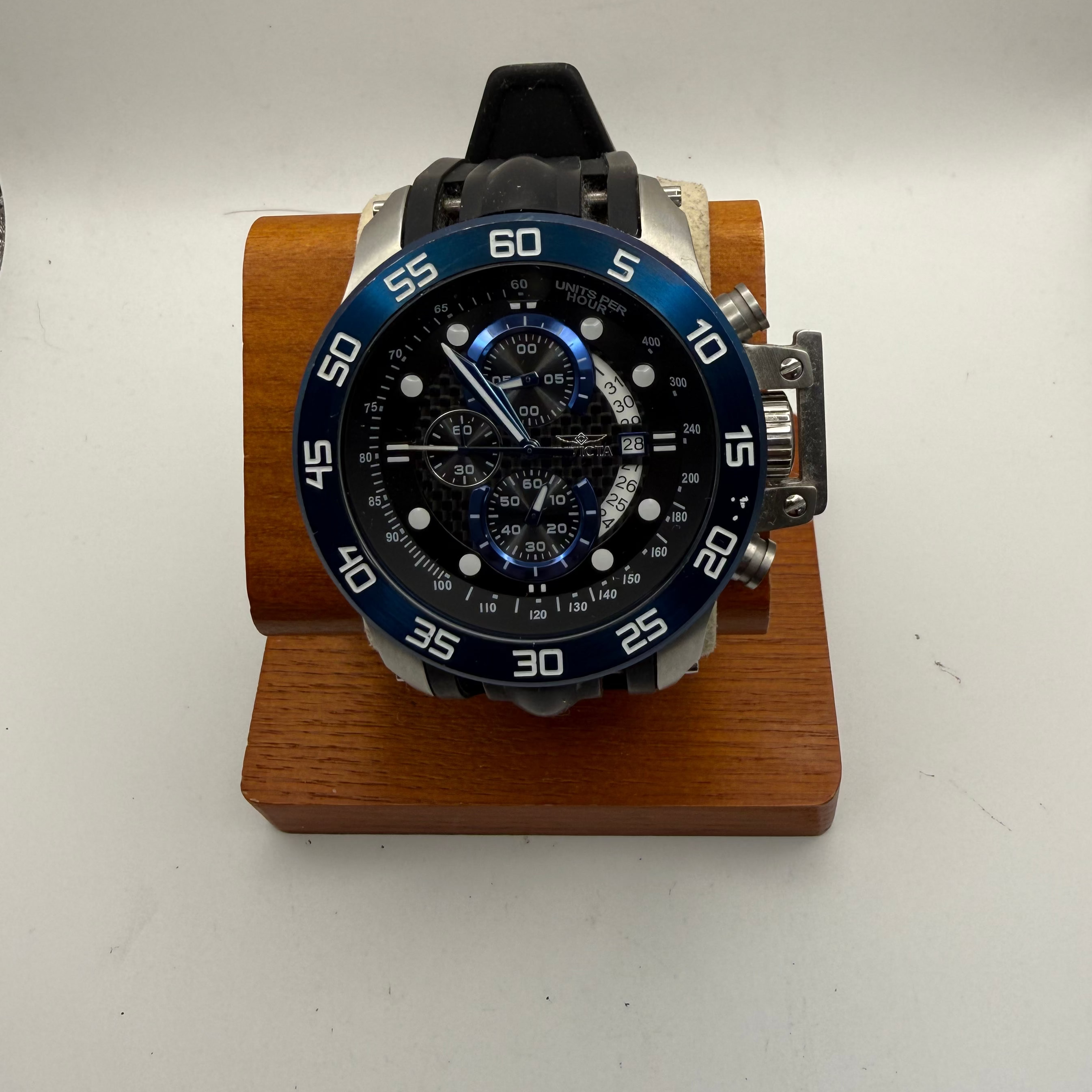 Invicta Force Tritnite Chronograph 19252 Full Set 58mm Pre-Loved Men’s Watch- £109.99