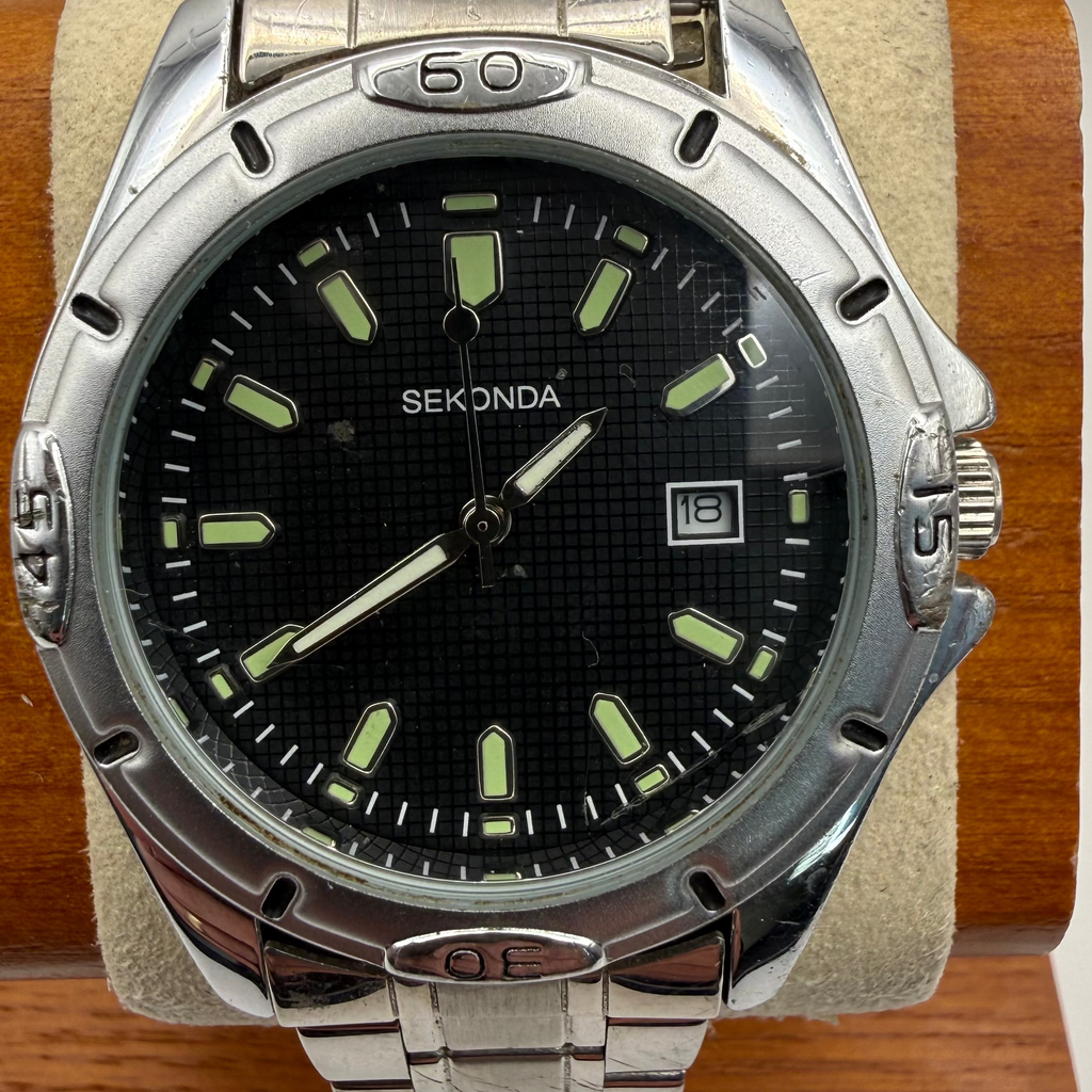 Sekonda Stainless Steel Date Watch – Black Dial – 20cm Bracelet- £24.99