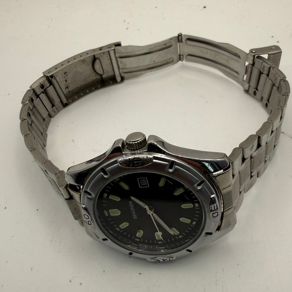 Sekonda Stainless Steel Date Watch – Black Dial – 20cm Bracelet- £24.99