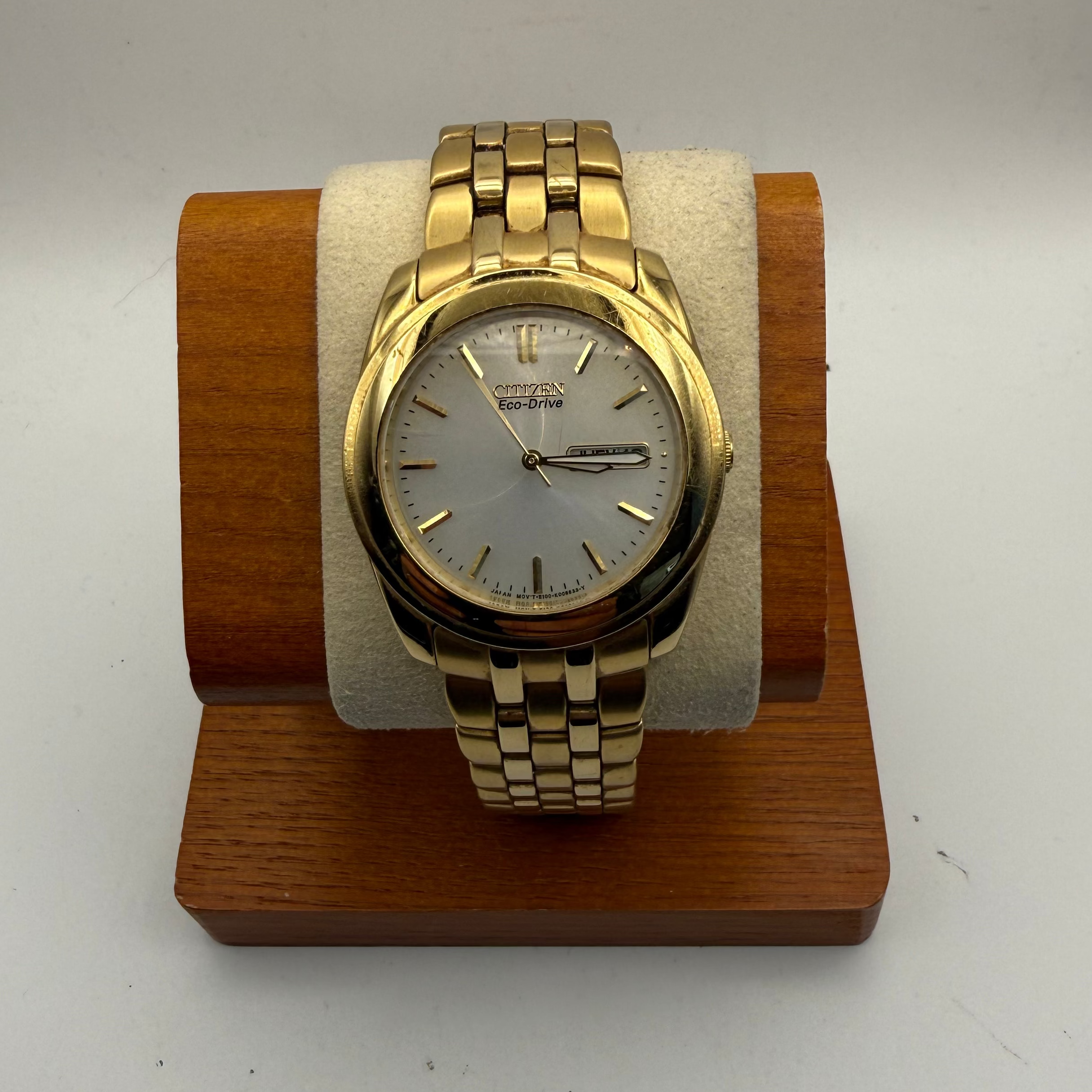 Citizen Eco-Drive Day Date E100 Gold Tone Bracelet Watch White Dial Boxed- £80.00