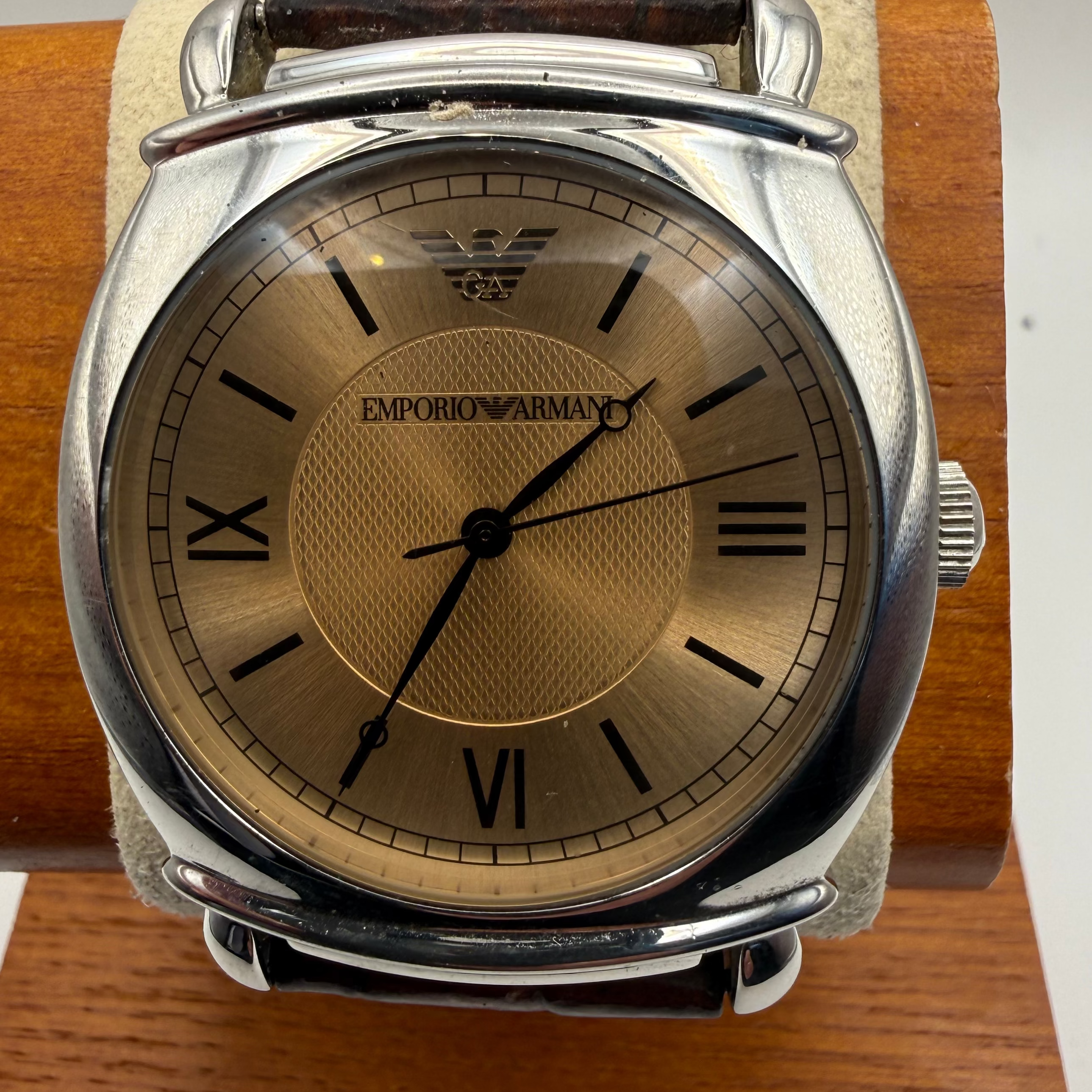 Emporio Armani AR-0747 Men’s Dress Watch Champagne Dial Brown Leather Strap Full Set- £45.00