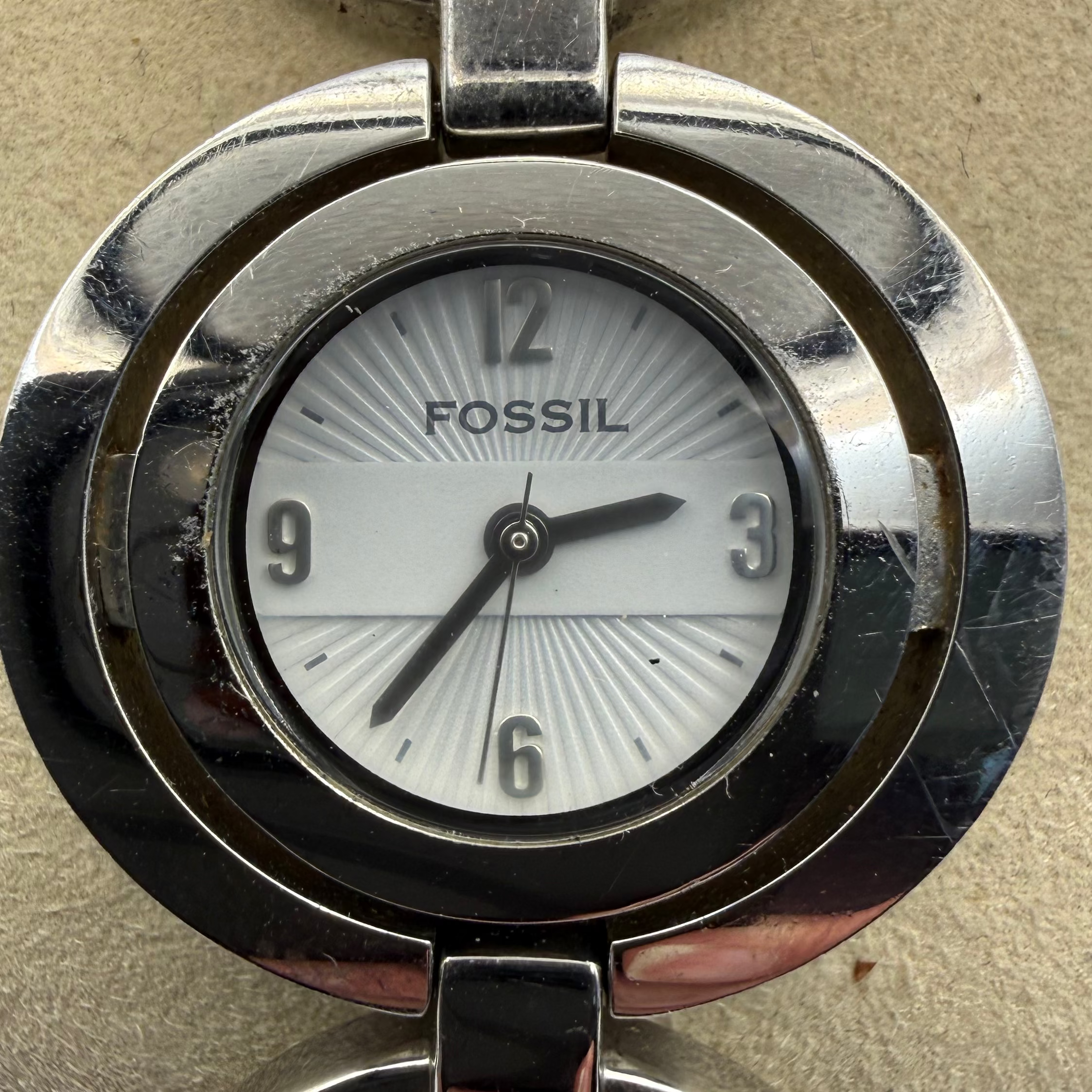 Fossil Ladies Bracelet Watch ES1977 White Dial – Pre Loved Elegant Dress Watch- £30.00