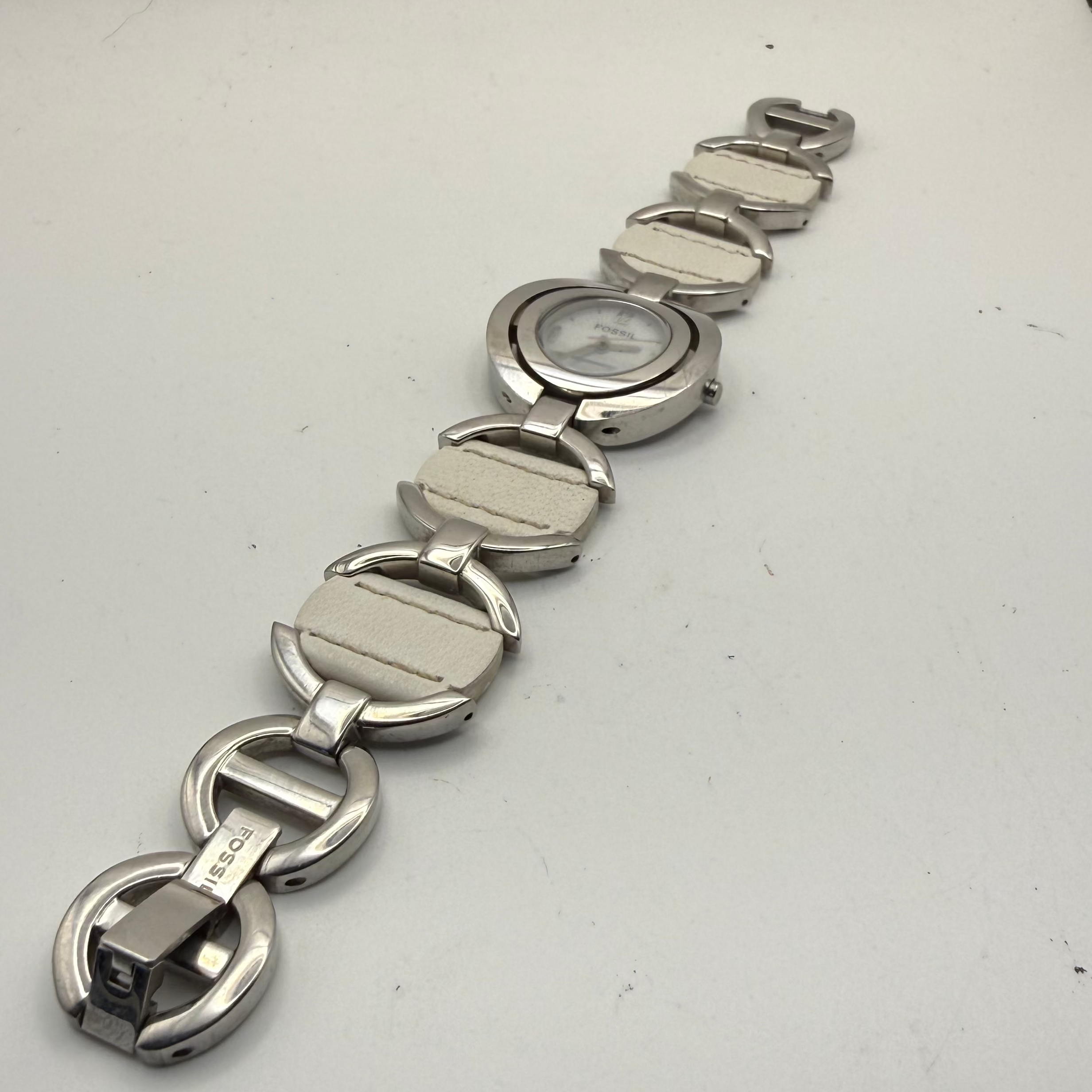 Fossil Ladies Bracelet Watch ES1977 White Dial – Pre Loved Elegant Dress Watch- £30.00