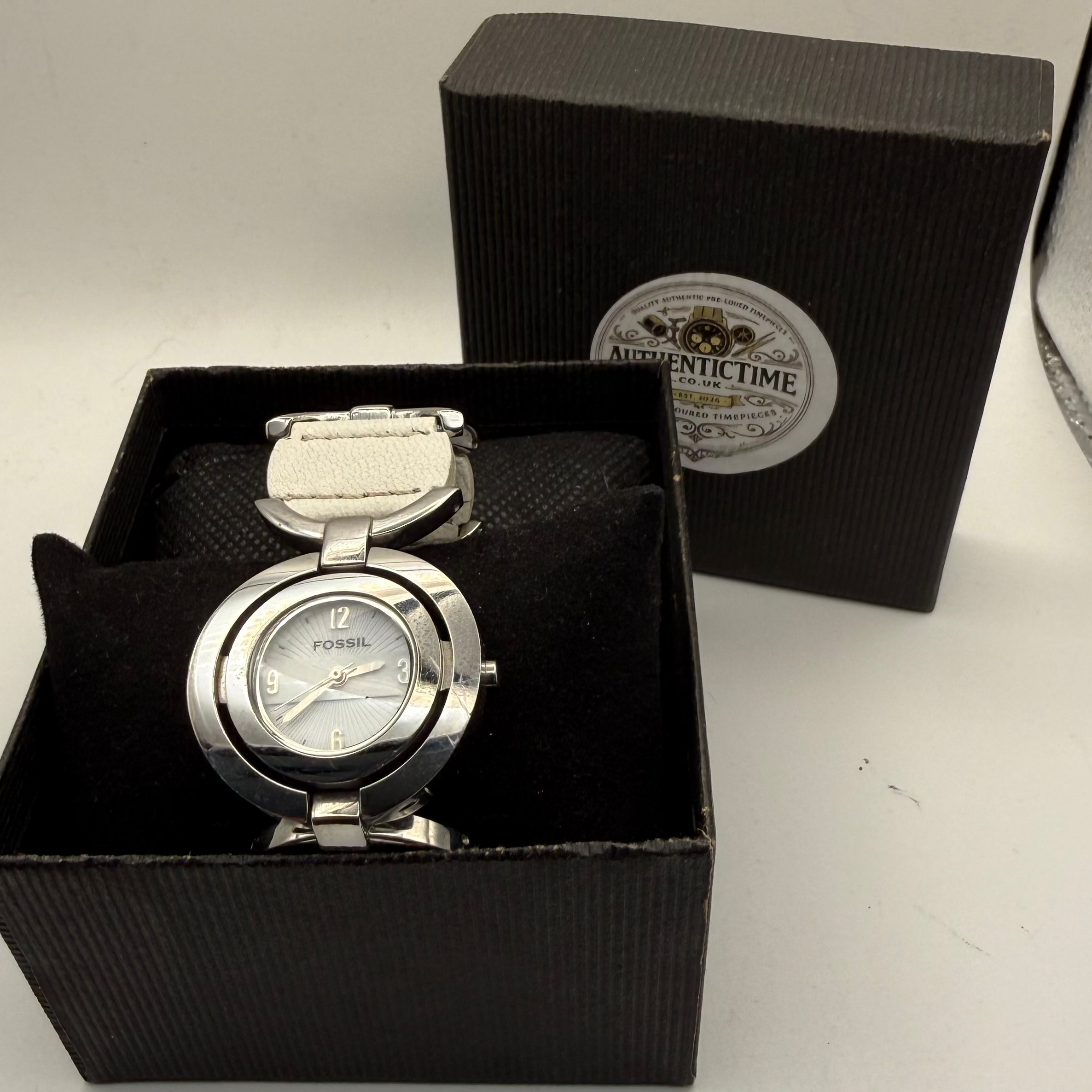 Fossil Ladies Bracelet Watch ES1977 White Dial – Pre Loved Elegant Dress Watch- £30.00