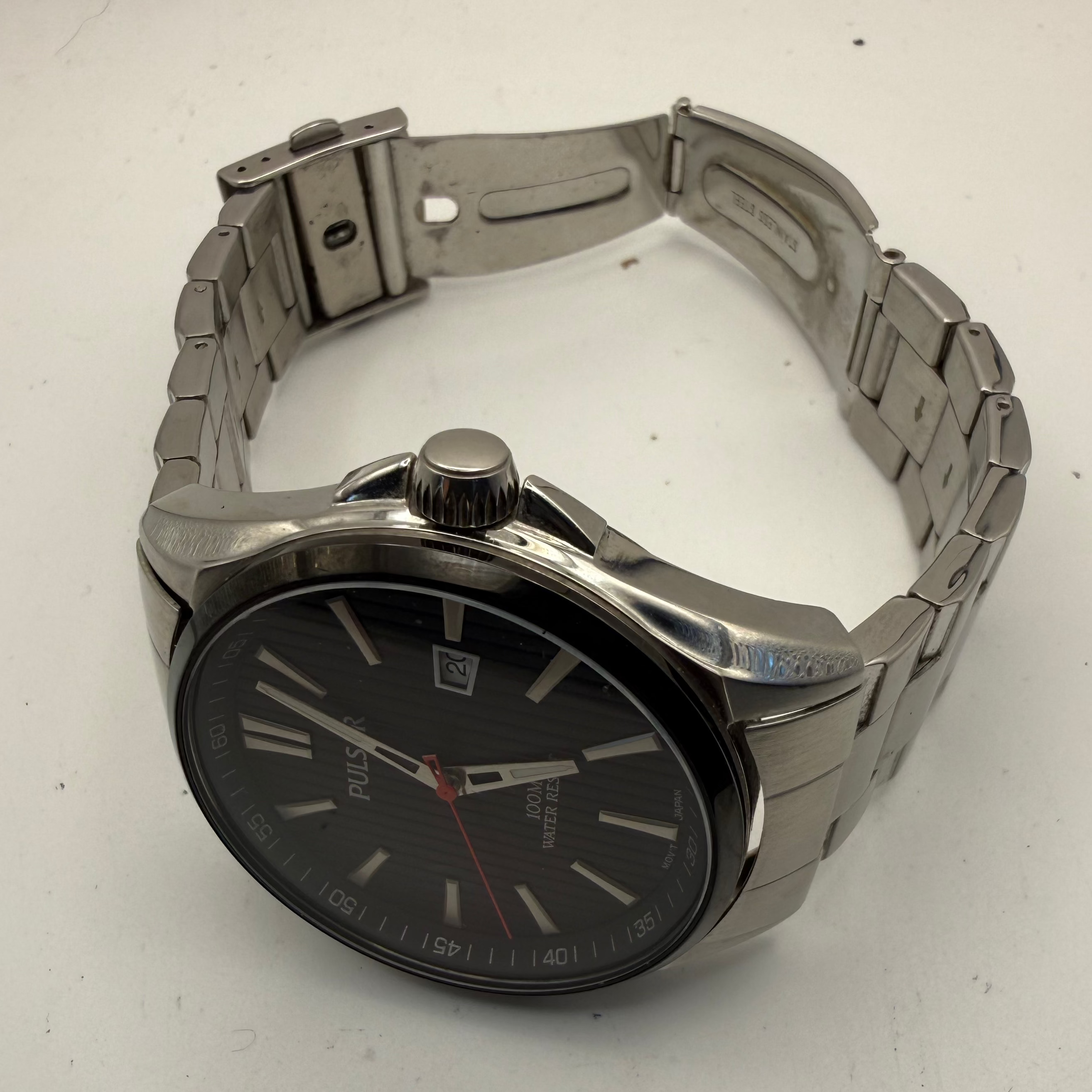 Pulsar Men’s Stainless Steel Watch – Black Dial | 41.5mm | 17cm Bracelet | Presentation Box- £45.00
