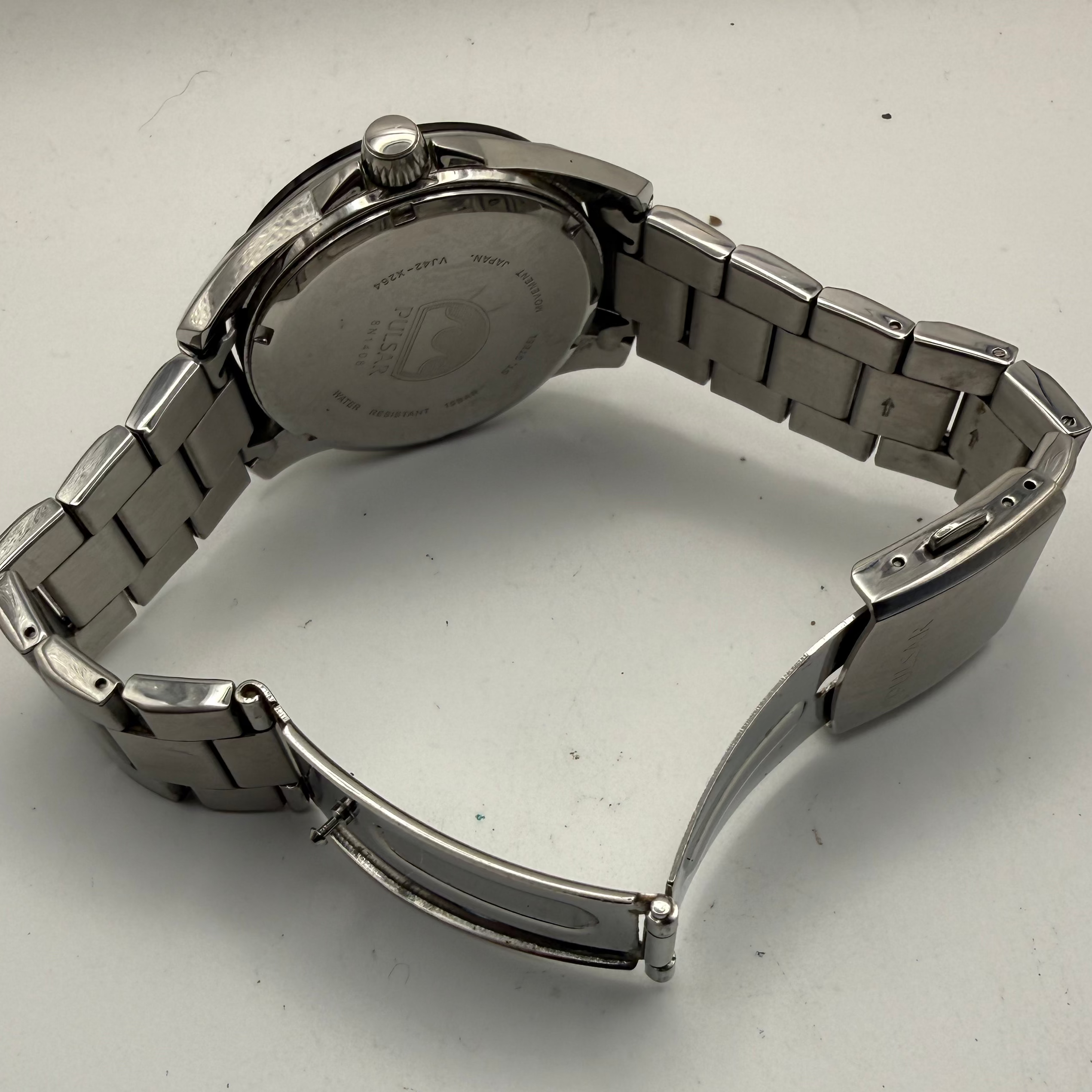 Pulsar Men’s Stainless Steel Watch – Black Dial | 41.5mm | 17cm Bracelet | Presentation Box- £45.00