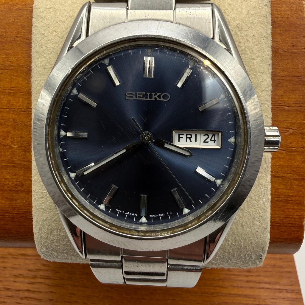 Seiko 7N43-9050 Blue Dial Day-Date Quartz Watch – Oct 1991- £60.00