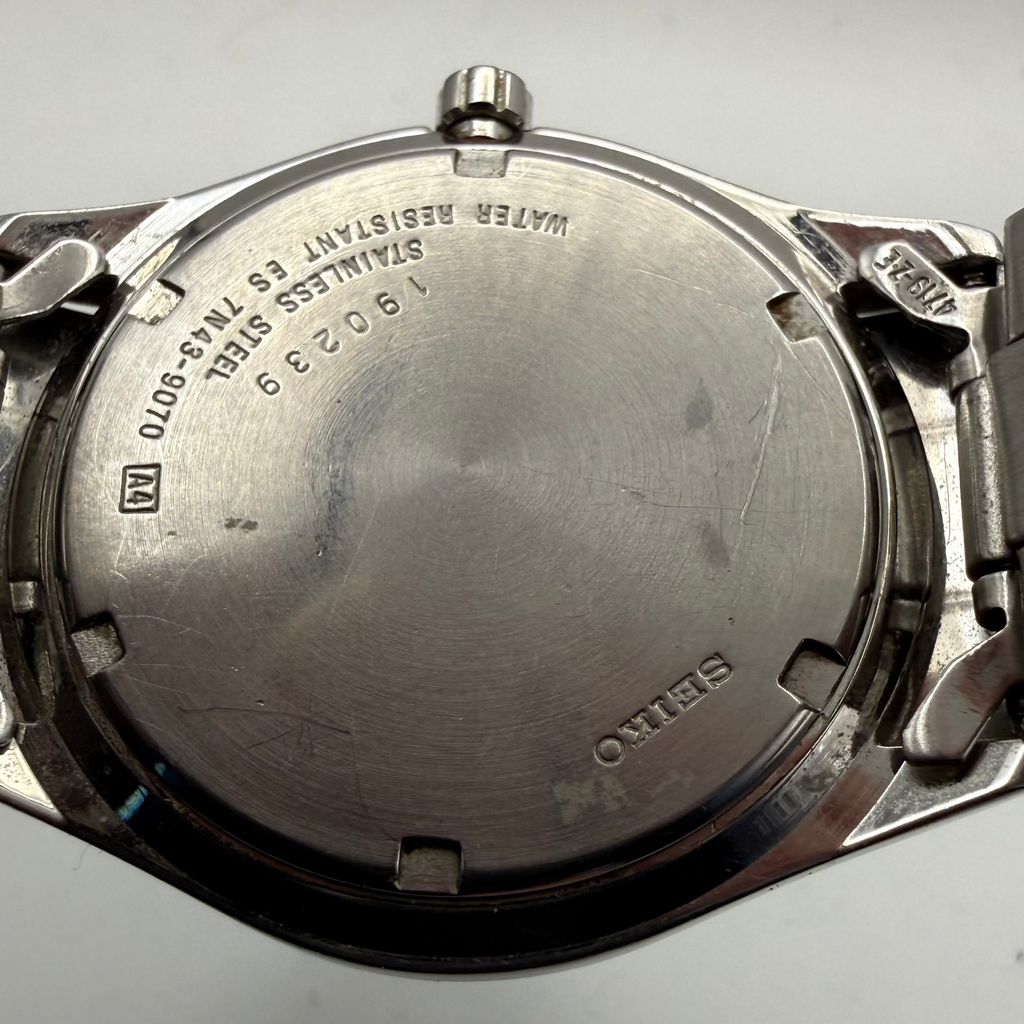 Seiko 7N43-9050 Blue Dial Day-Date Quartz Watch – Oct 1991- £60.00