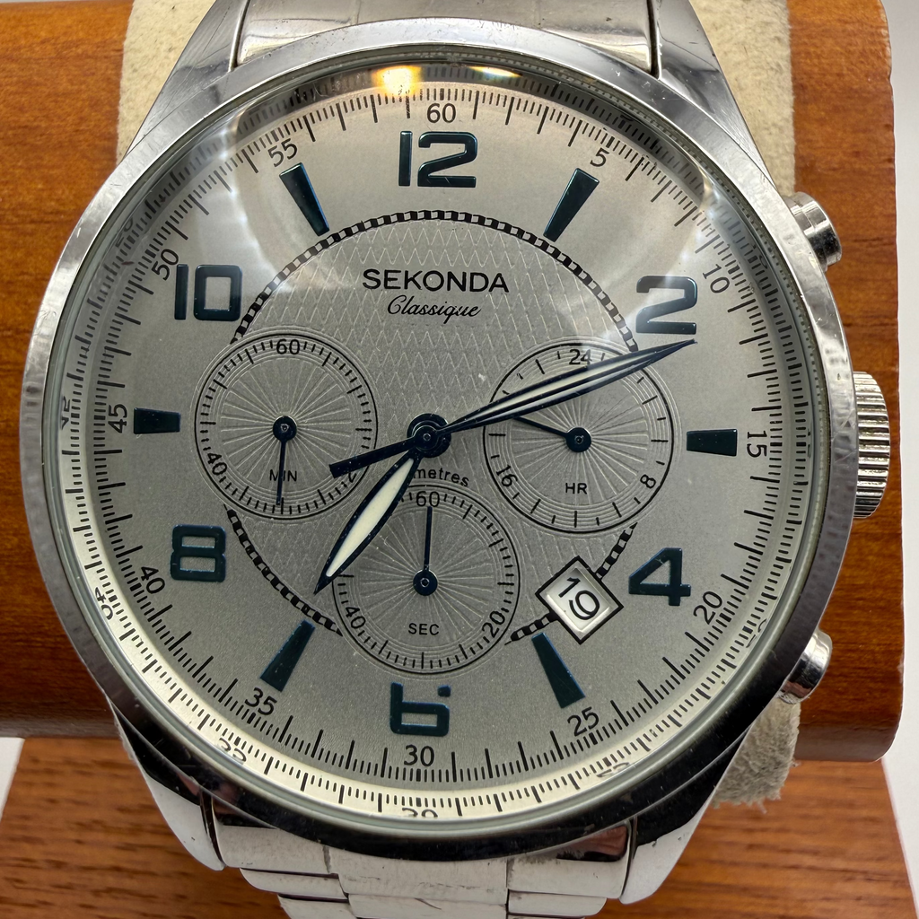 Sekonda Classique Chronograph Style Men’s Watch – Silver Dial – 21cm Bracelet- £35.00