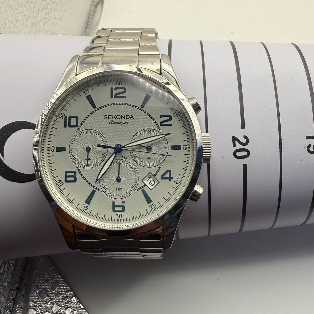 Sekonda Classique Chronograph Style Men’s Watch – Silver Dial – 21cm Bracelet- £35.00