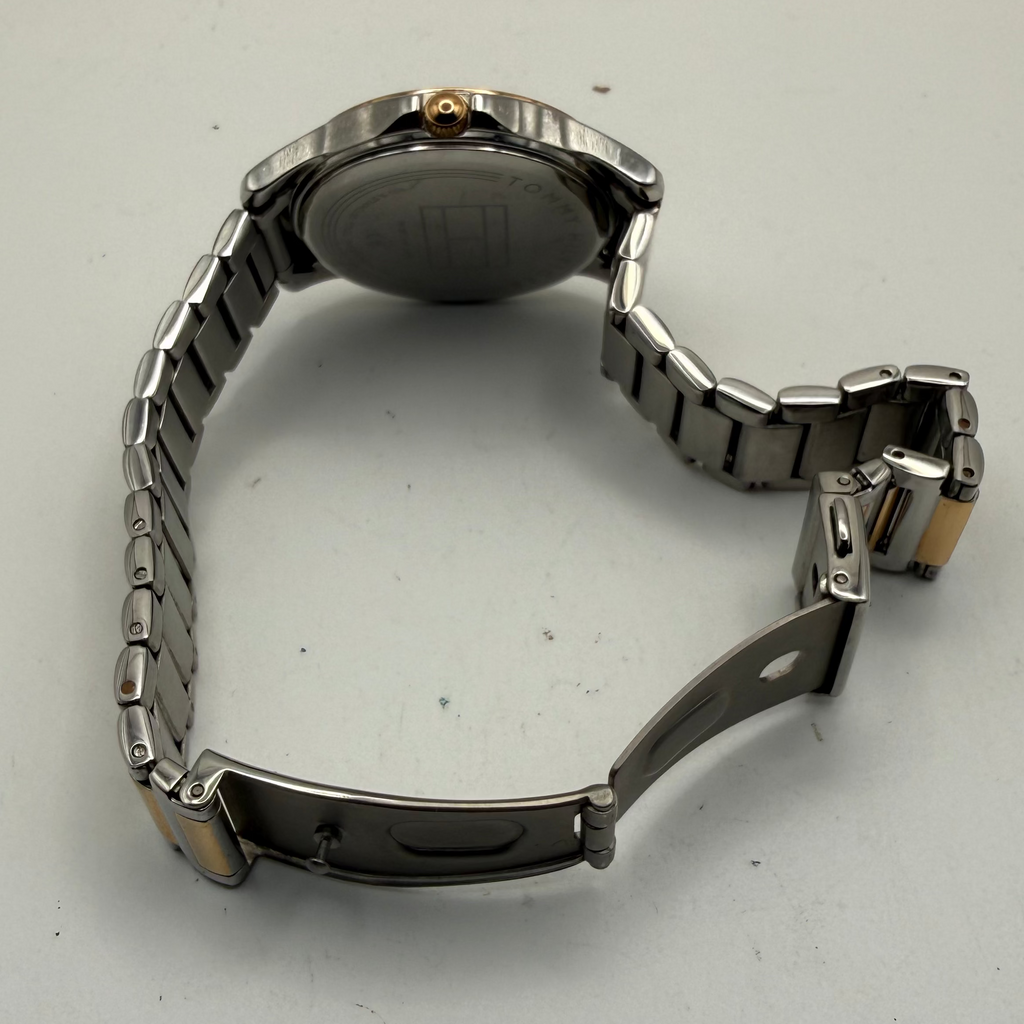 Tommy Hilfiger Ladies Two Tone Bracelet Watch – Champagne Textured Dial – Pre-Loved- £30.00