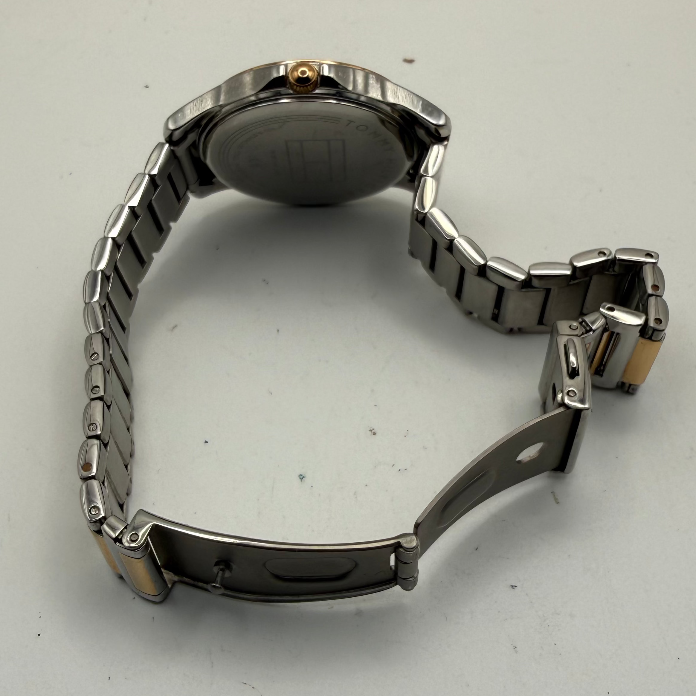Tommy Hilfiger Ladies Two Tone Bracelet Watch – Champagne Textured Dial – Pre-Loved- £30.00