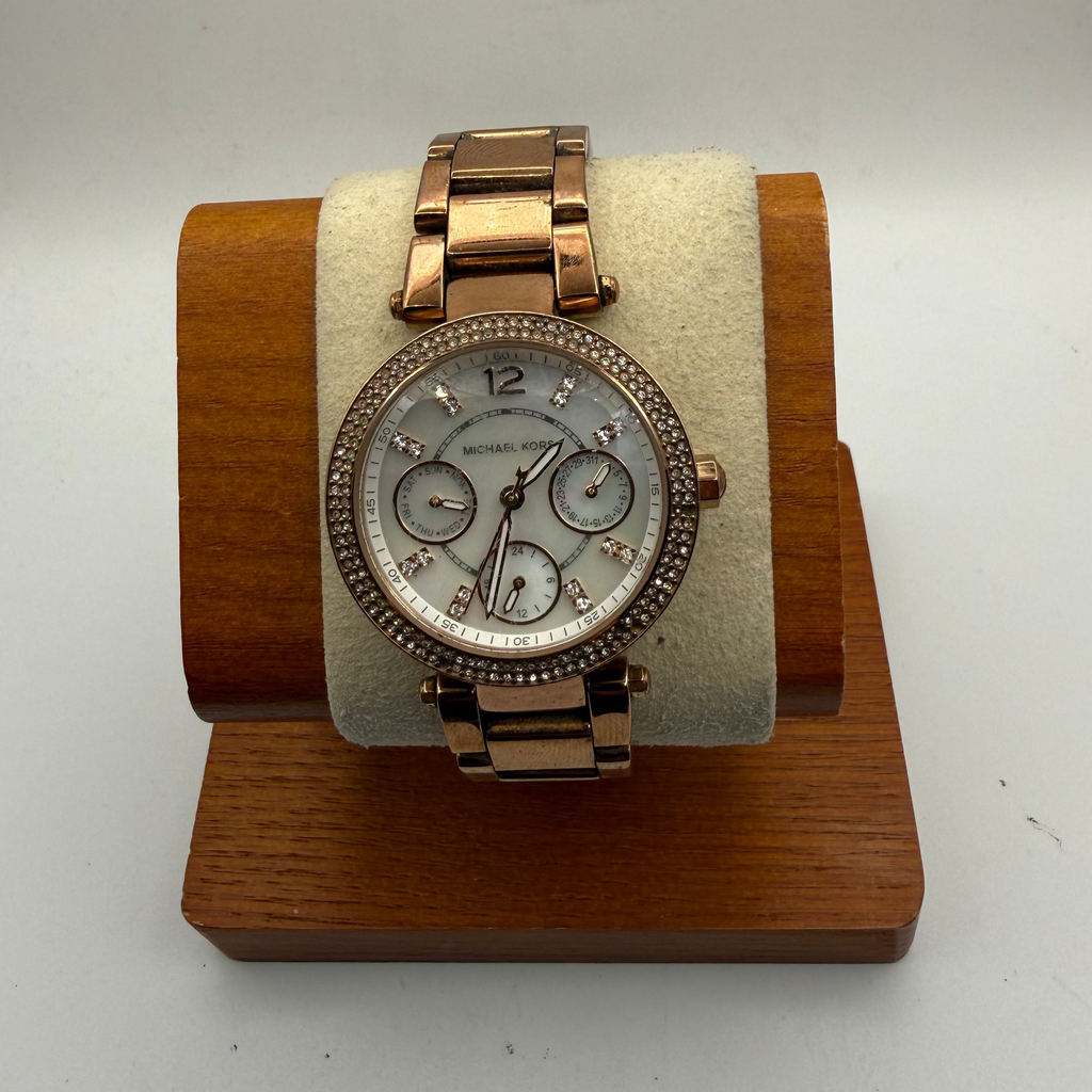 Michael Kors MK5616 Ladies Rose Gold Chronograph Watch- £20.00