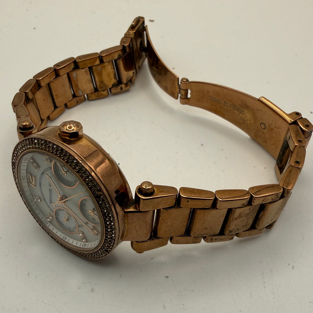 Michael Kors MK5616 Ladies Rose Gold Chronograph Watch- £20.00