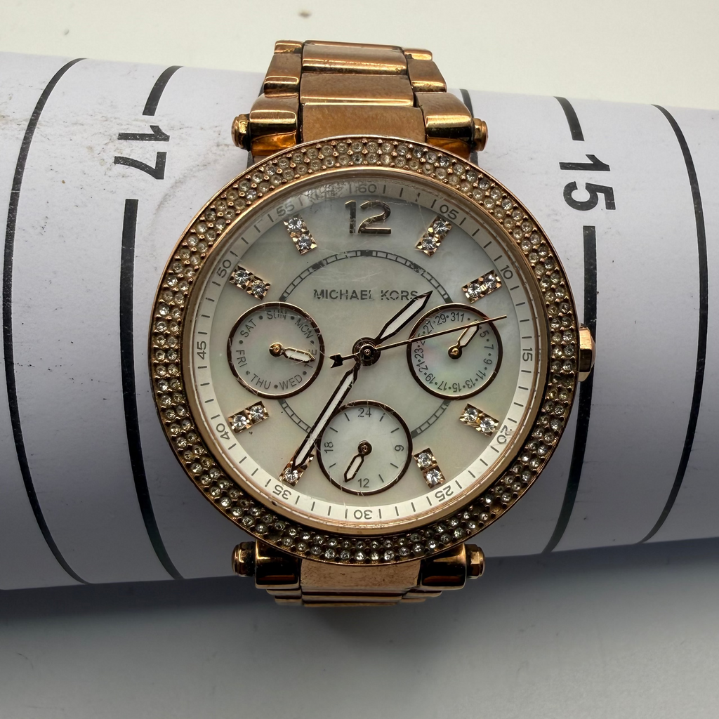 Michael Kors MK5616 Ladies Rose Gold Chronograph Watch- £20.00