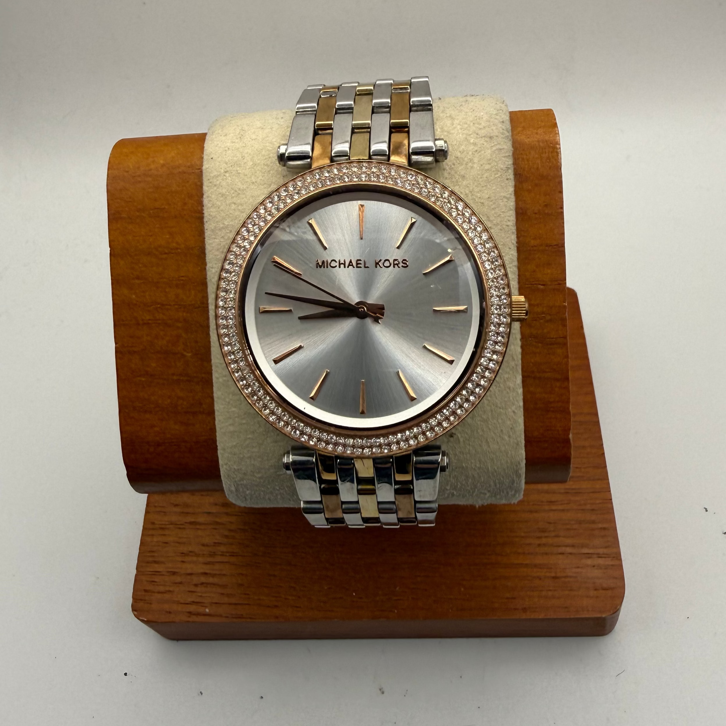 Michael Kors MK3203 Ladies Two-Tone Crystal Bezel Watch – Pre-Loved- £40.00