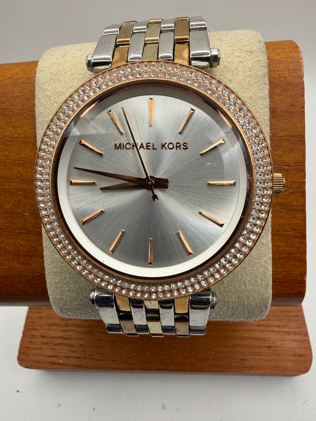 Michael Kors MK3203 Ladies Two-Tone Crystal Bezel Watch – Pre-Loved- £40.00
