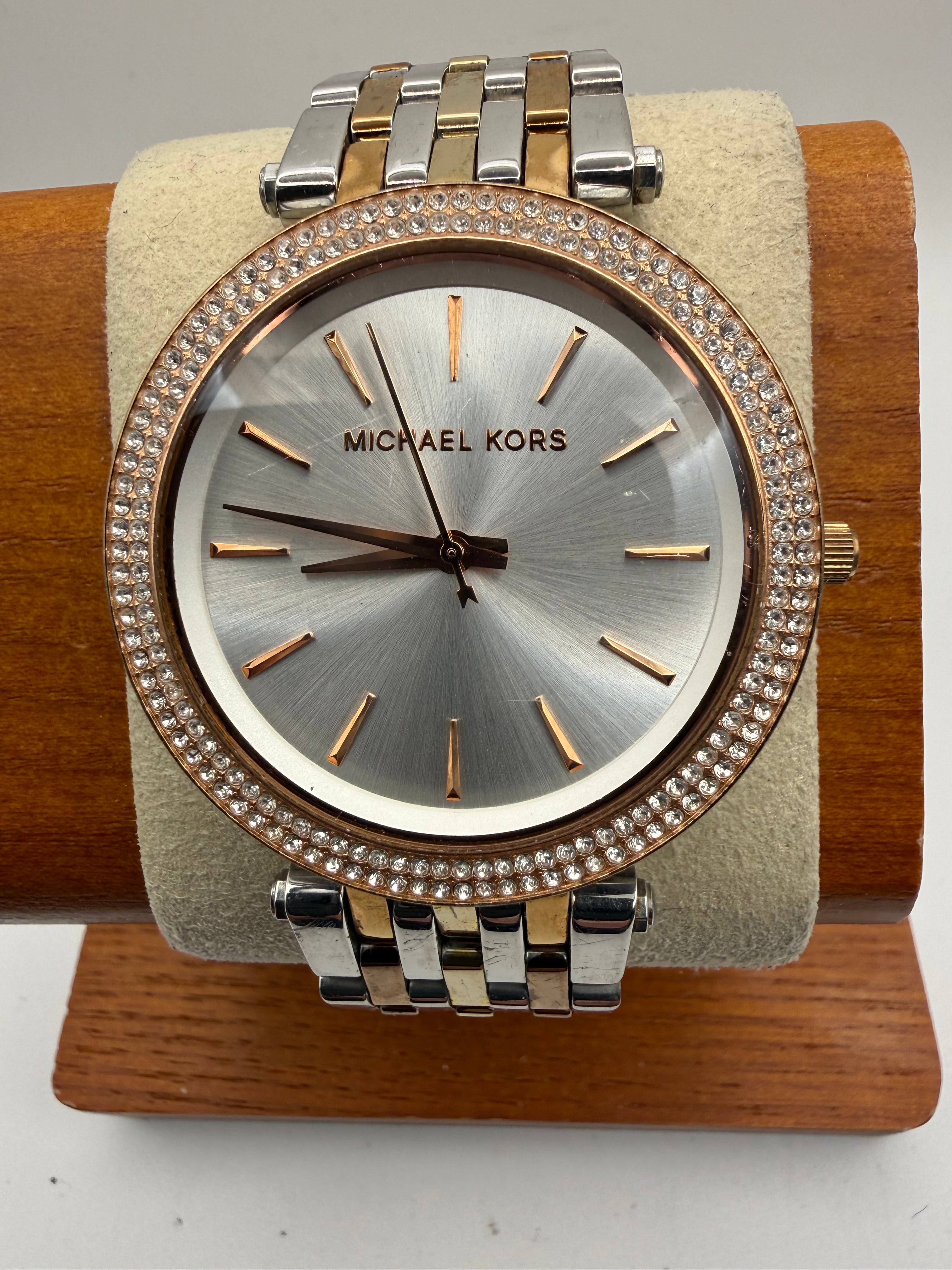 Michael Kors MK3203 Ladies Two-Tone Crystal Bezel Watch – Pre-Loved- £40.00