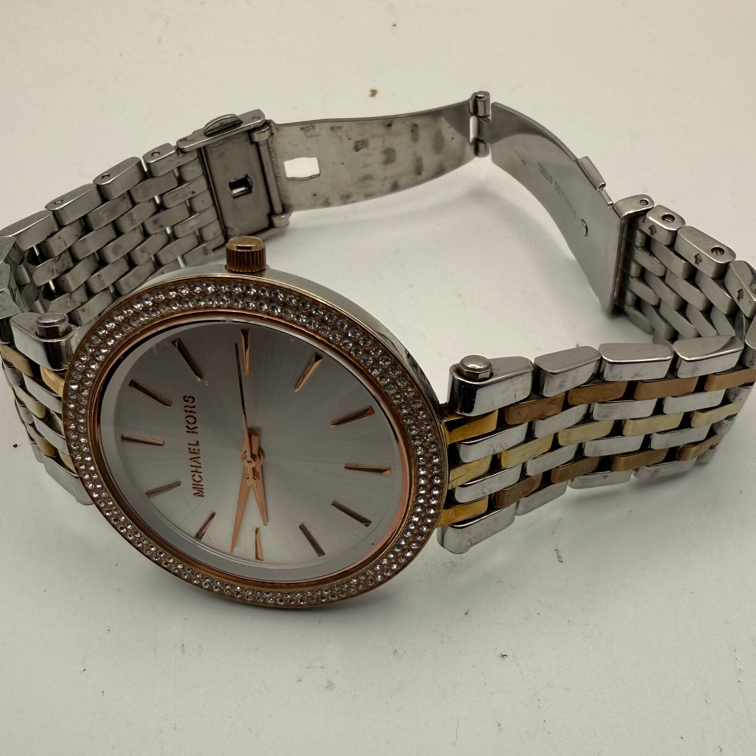 Michael Kors MK3203 Ladies Two-Tone Crystal Bezel Watch – Pre-Loved- £40.00