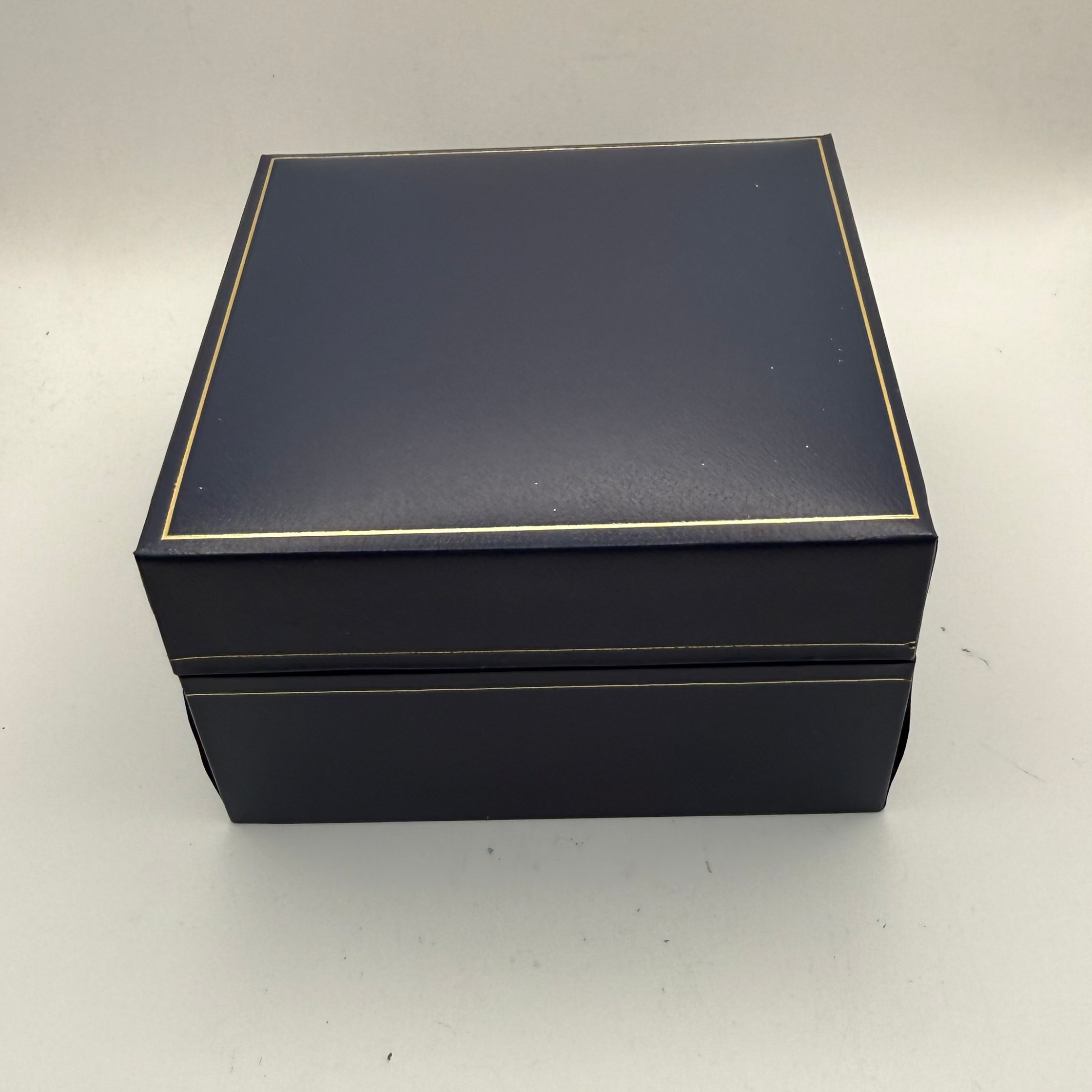 Kenneth Cole New York KC1268 Men’s Watch – Black Dial | Date | Stainless Steel Case- £30.00