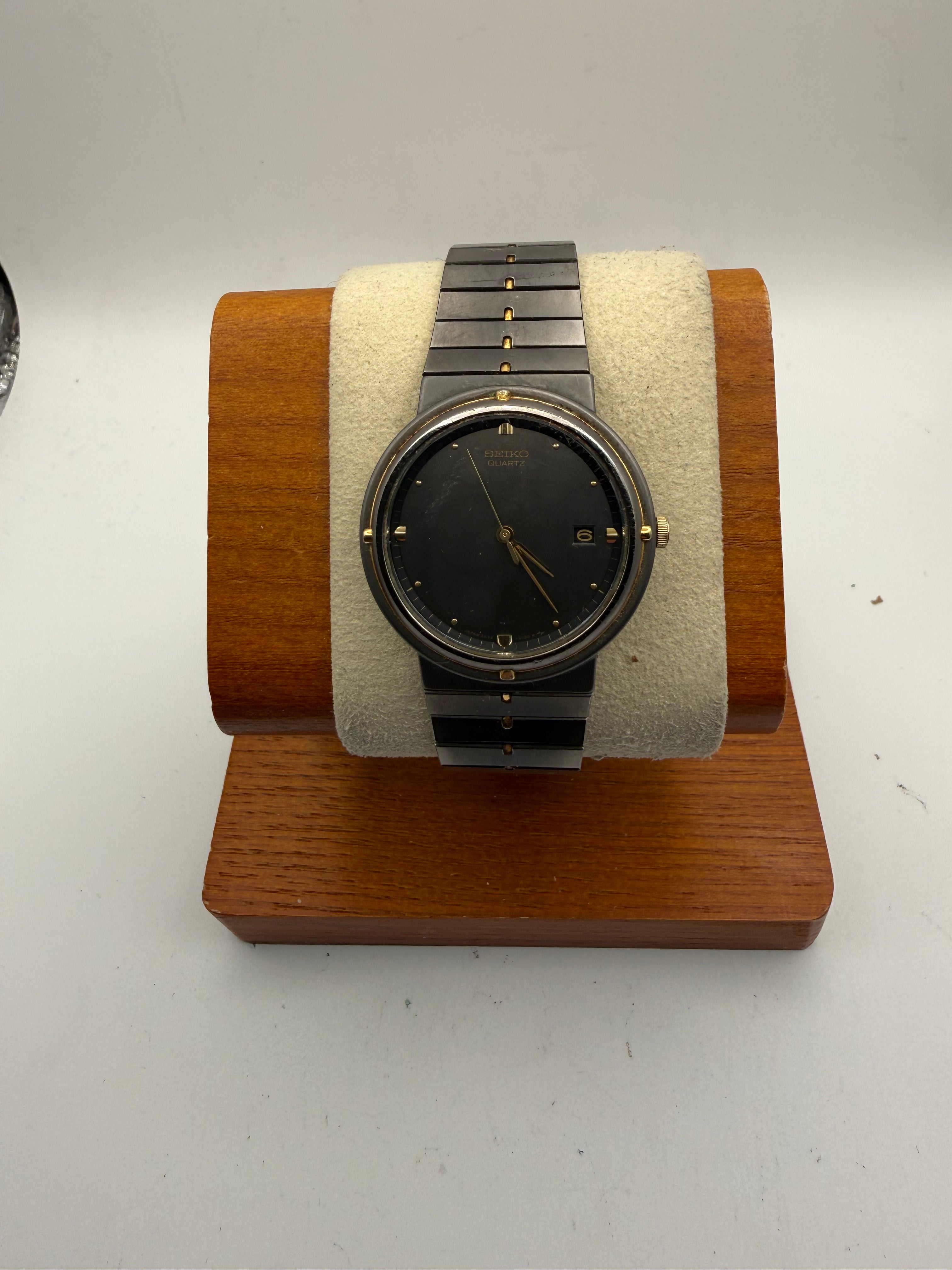 Seiko Quartz 7432-0040 Vintage Black & Gold Patina Watch- £35.00