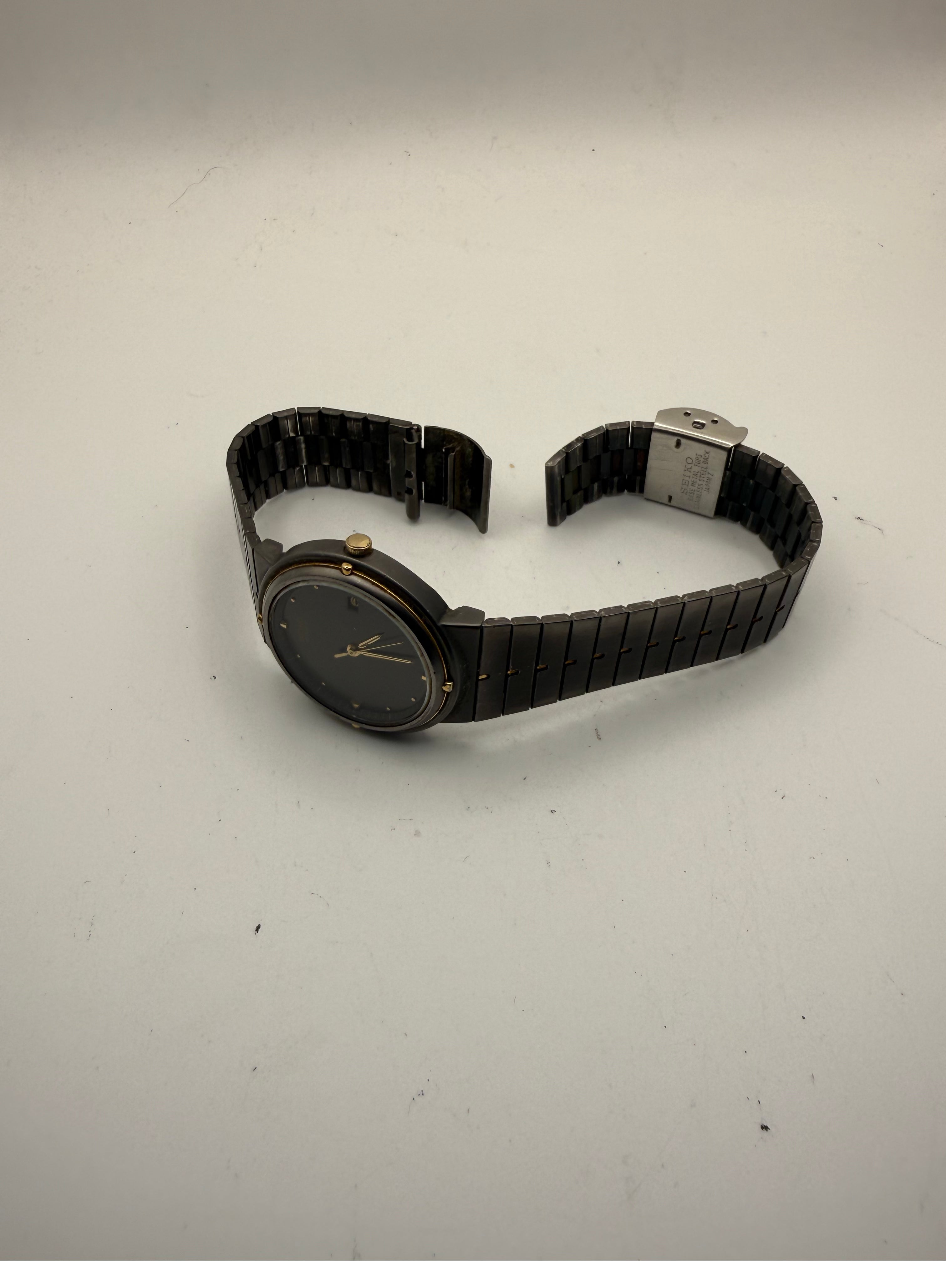 Seiko Quartz 7432-0040 Vintage Black & Gold Patina Watch- £35.00