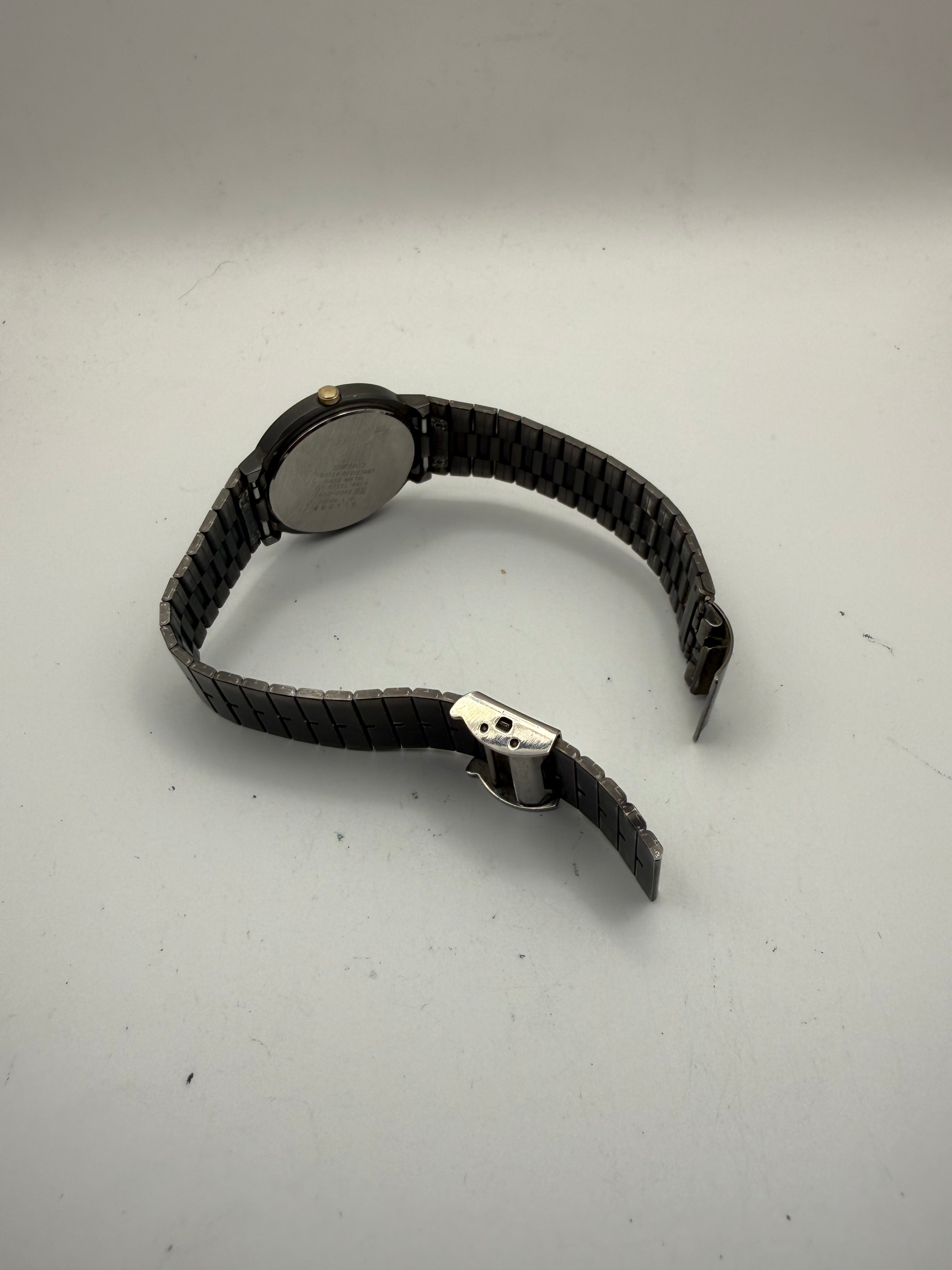 Seiko Quartz 7432-0040 Vintage Black & Gold Patina Watch- £35.00