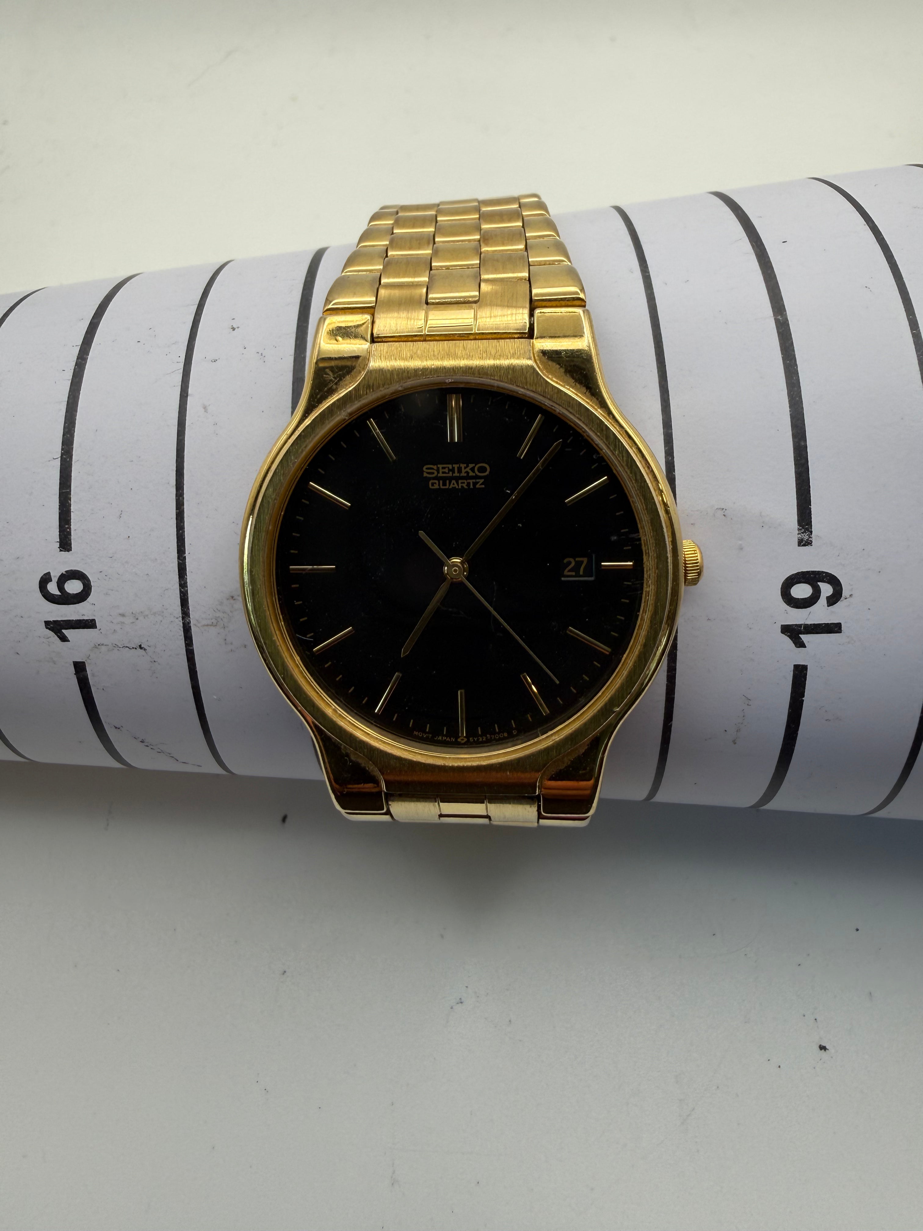 Seiko Quartz Gold Tone Black Dial 5Y32-7000 – Classic Dress Watch- £50.00