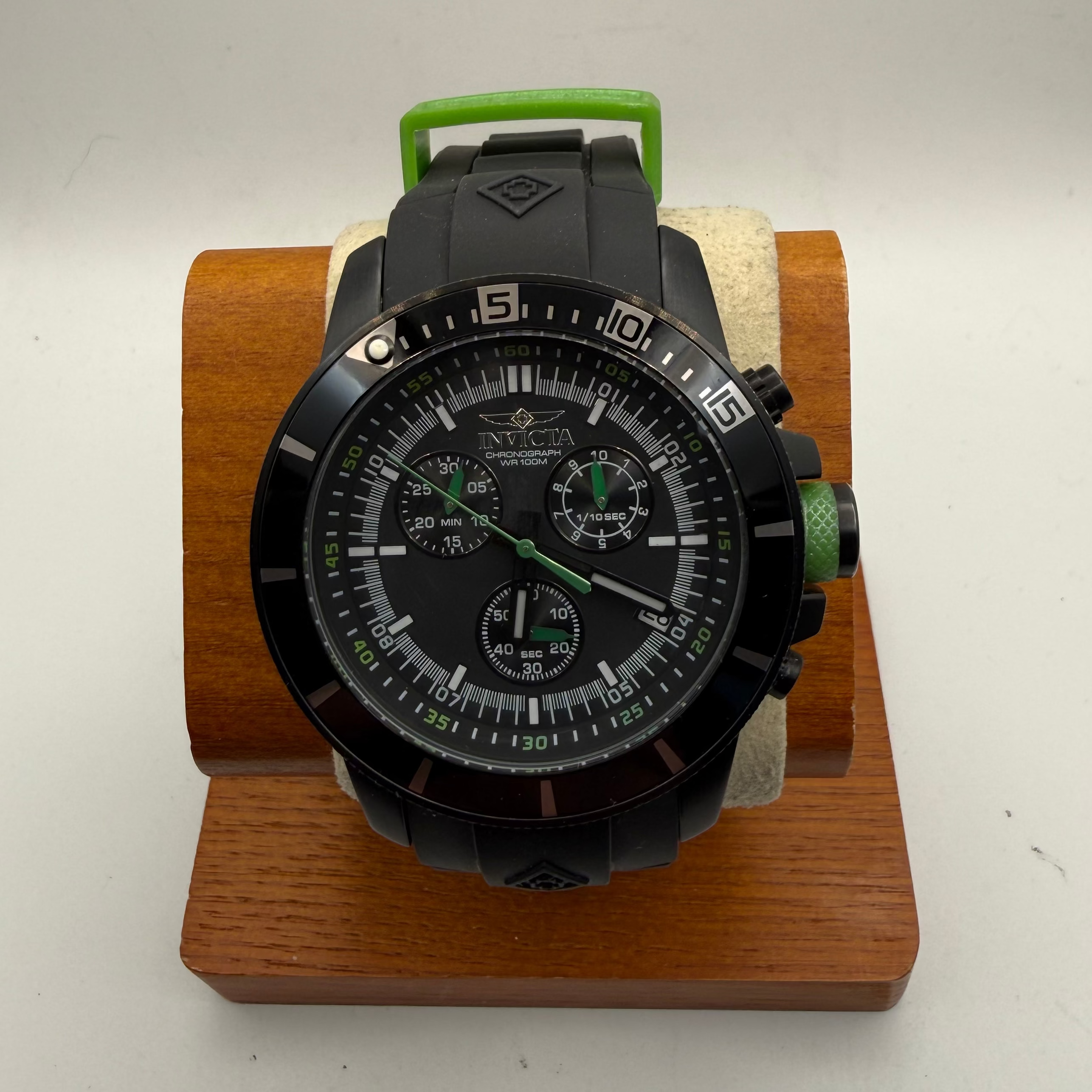 Invicta Pro Diver Chronograph XL 50.5mm Black & Green – Model 18935 – Pre-Owned- £70.00