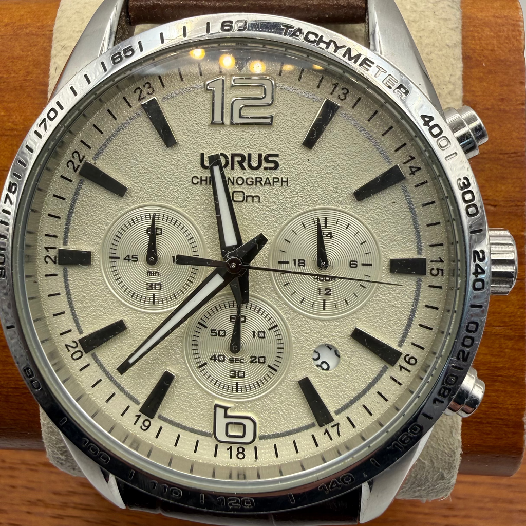 Lorus Chronograph 100m Men’s Watch | Cream Dial | 45mm Case | Leather Strap | Full Set- £70.00