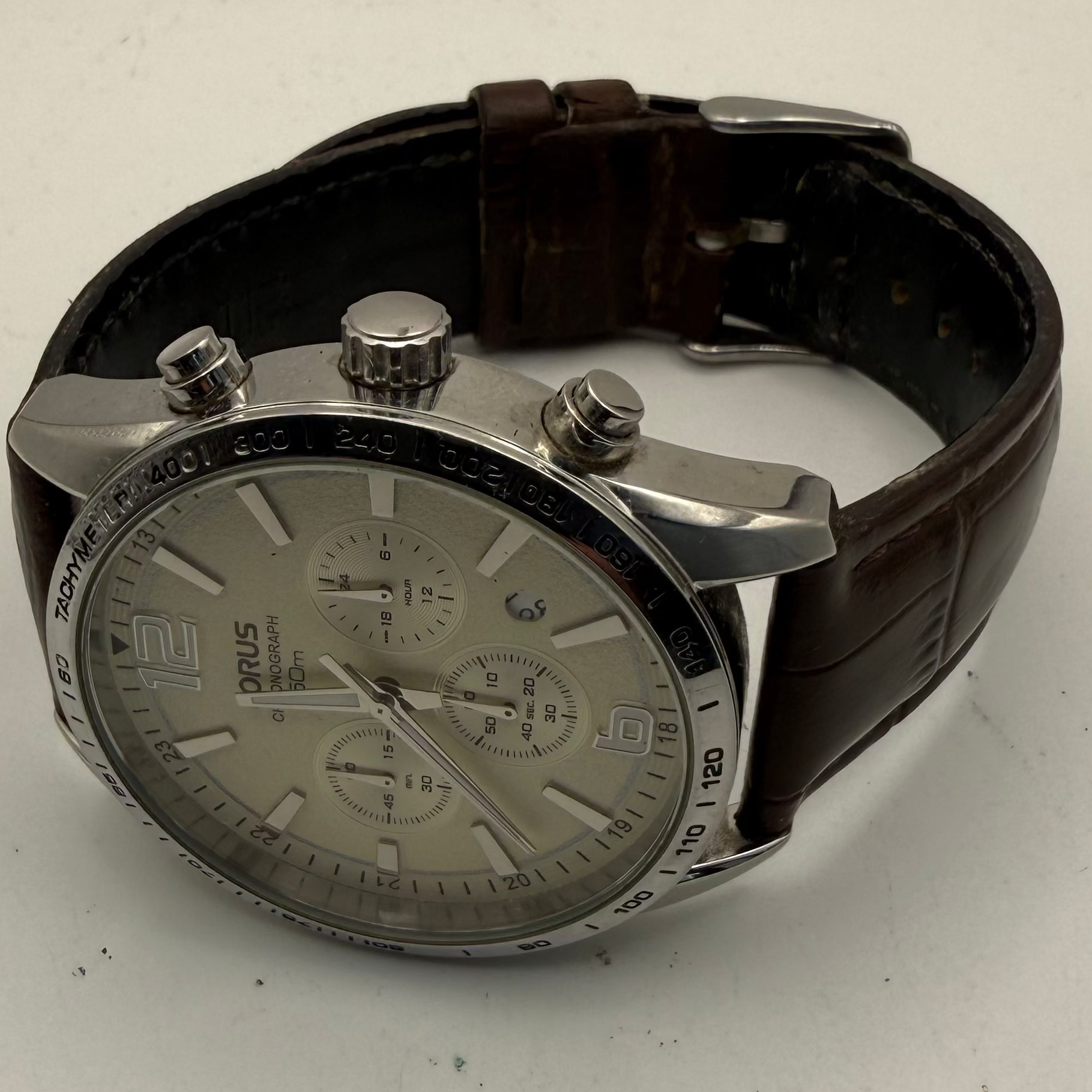 Lorus Chronograph 100m Men’s Watch | Cream Dial | 45mm Case | Leather Strap | Full Set- £70.00
