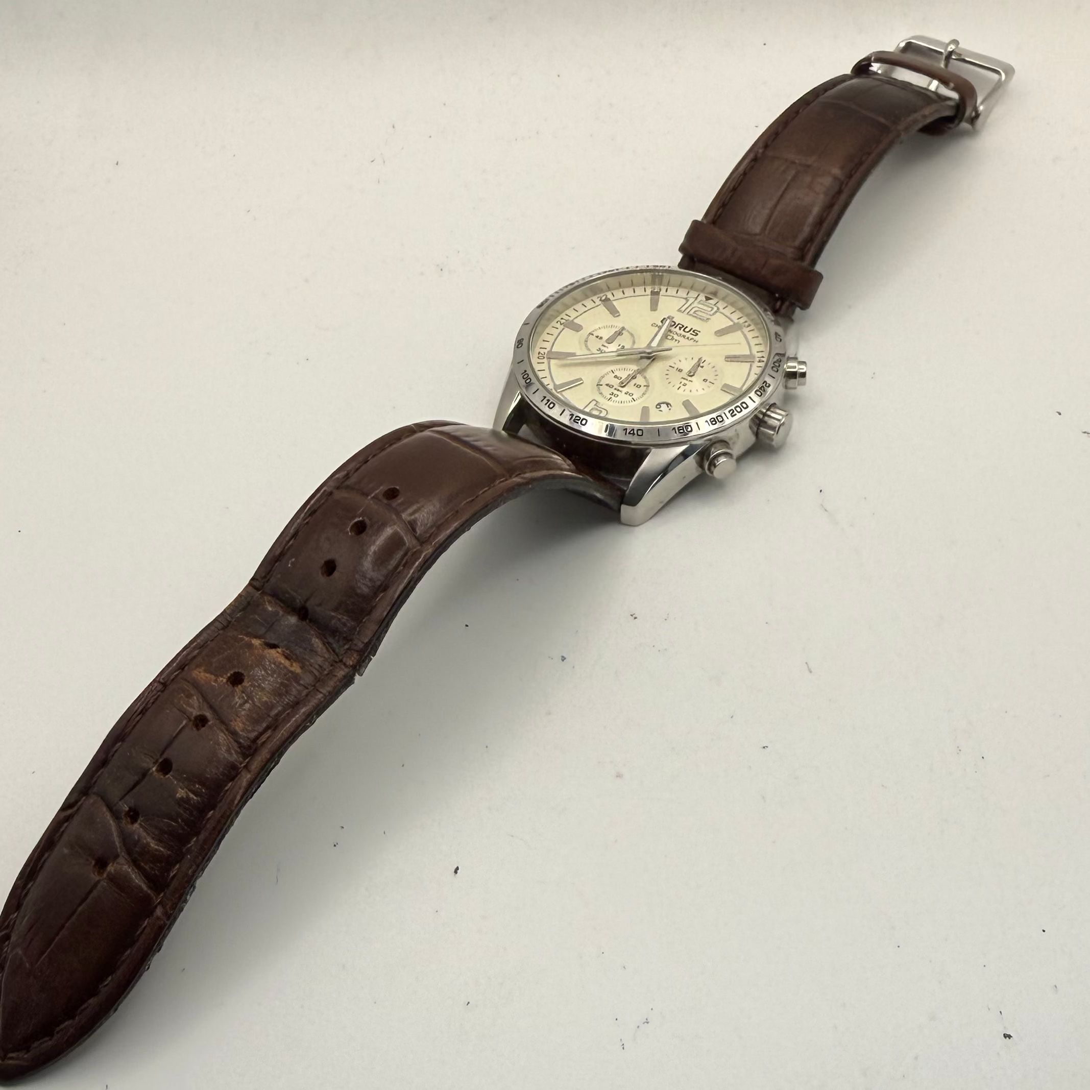 Lorus Chronograph 100m Men’s Watch | Cream Dial | 45mm Case | Leather Strap | Full Set- £70.00