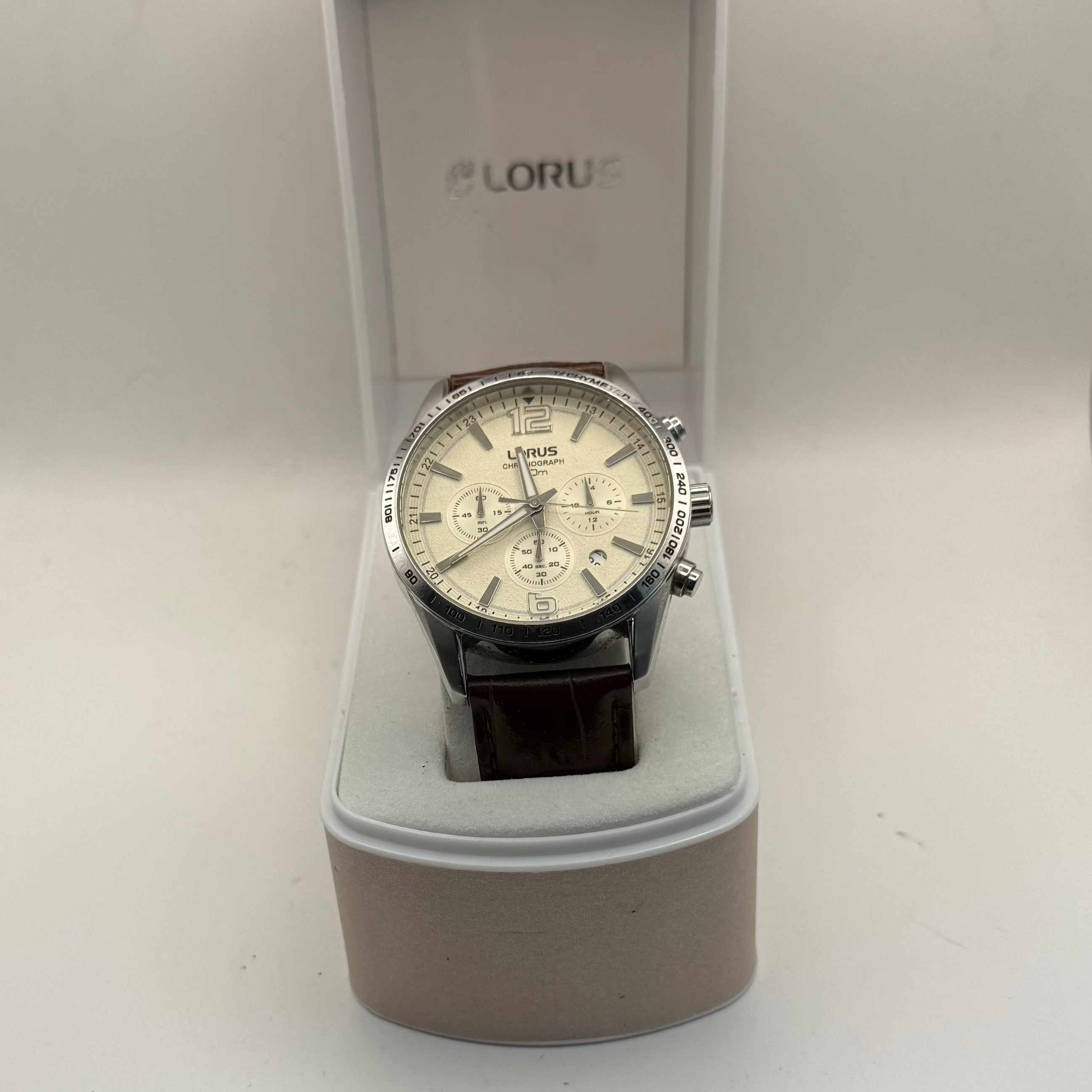 Lorus Chronograph 100m Men’s Watch | Cream Dial | 45mm Case | Leather Strap | Full Set- £70.00