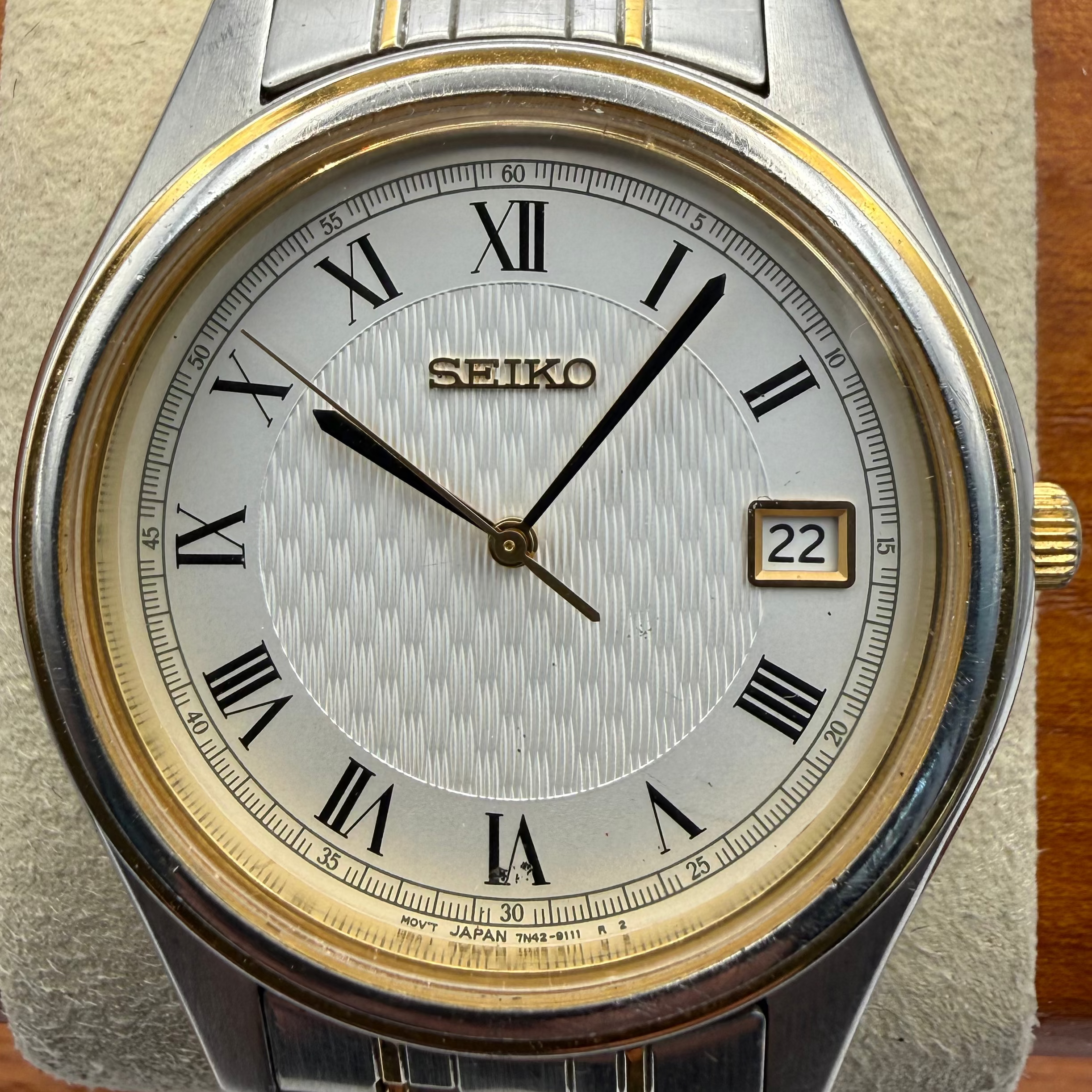 Seiko 7N42-9030 Classic Two Tone Dress Watch | Fully Tested & Working- £60.00