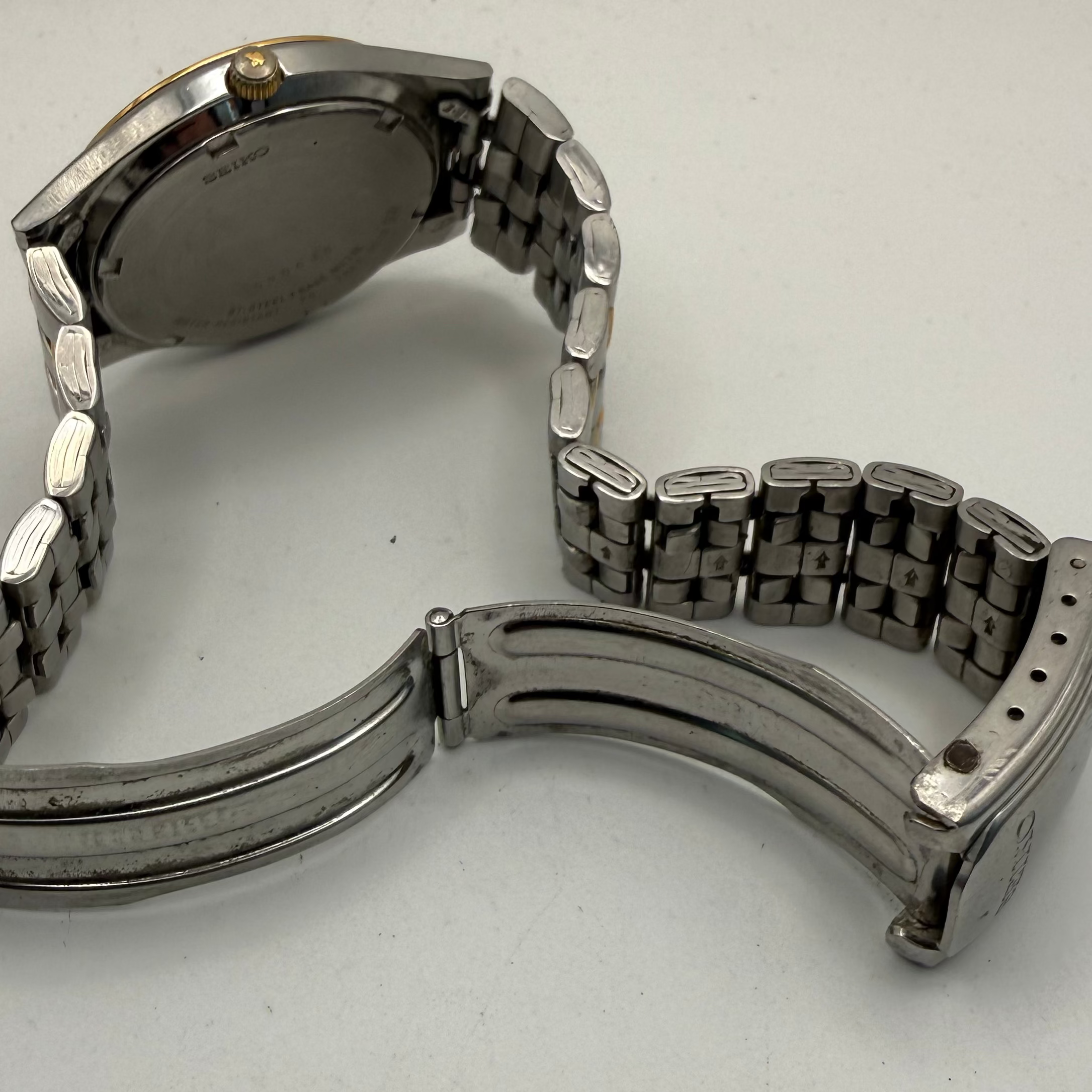 Seiko 7N42-9030 Classic Two Tone Dress Watch | Fully Tested & Working- £60.00