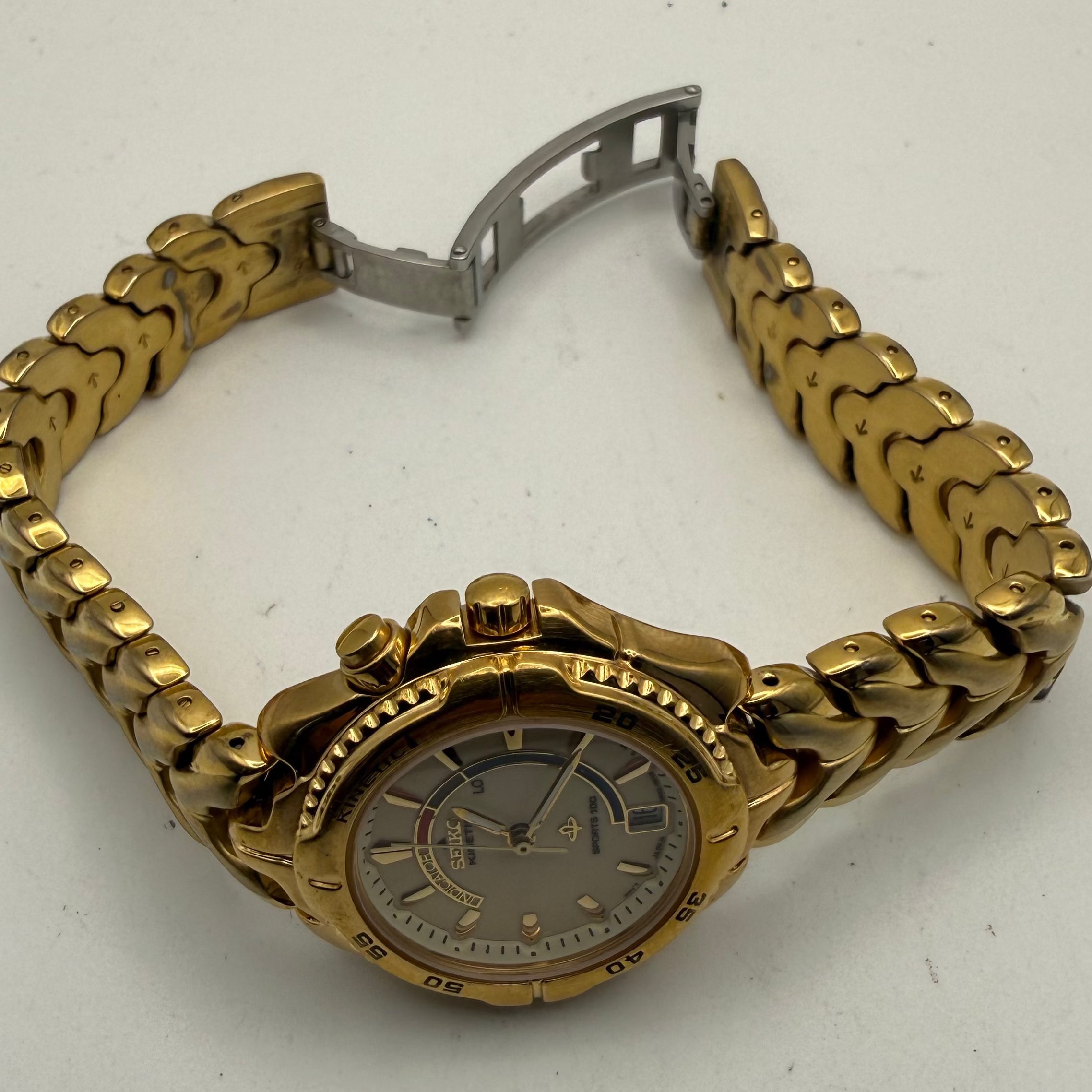 Seiko Kinetic Sports 100 3M22-0B90 Gold Tone Bracelet Watch- £180.00