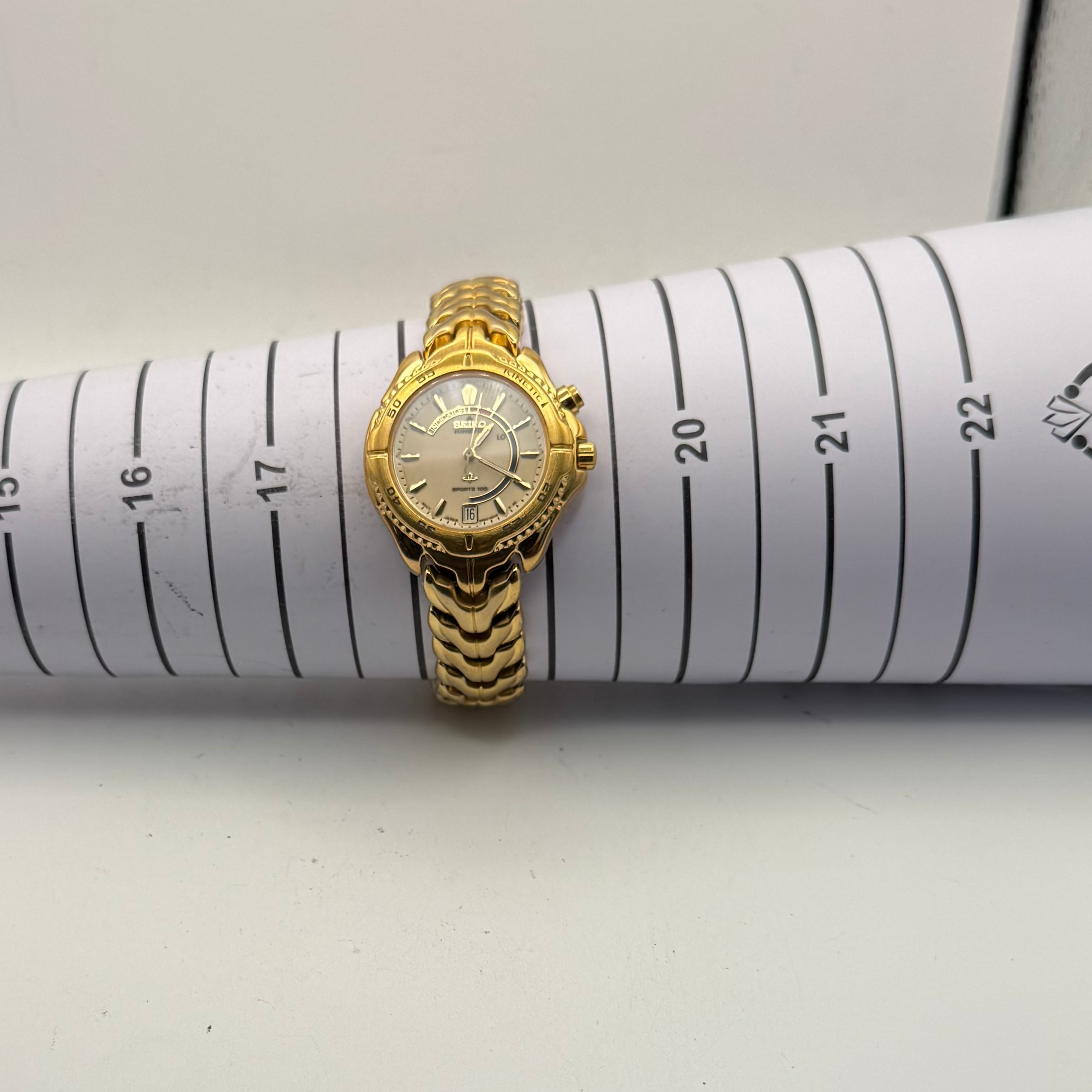 Seiko Kinetic Sports 100 3M22-0B90 Gold Tone Bracelet Watch- £180.00