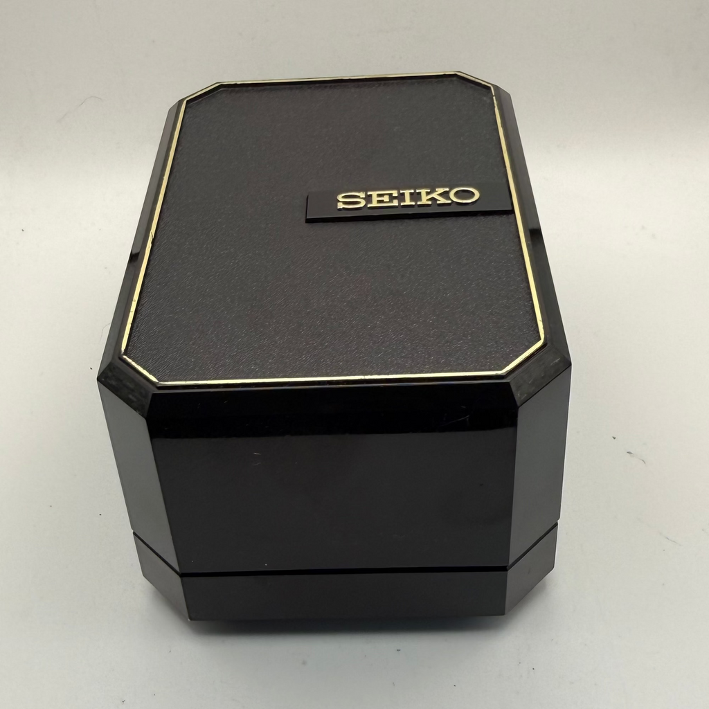 Seiko Kinetic Sports 100 3M22-0B90 Gold Tone Bracelet Watch- £180.00