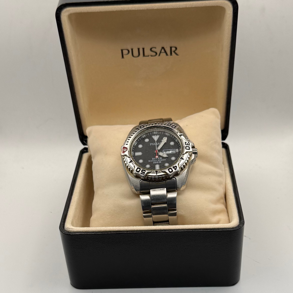Pulsar Diver V736-6B90 200M Day-Date Quartz Watch – 42.5mm – Boxed- £70.00