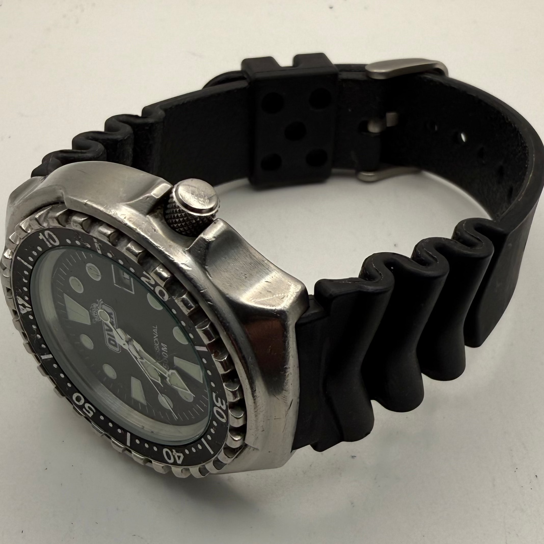 Divex Professional 200M Diver Watch- £70.00