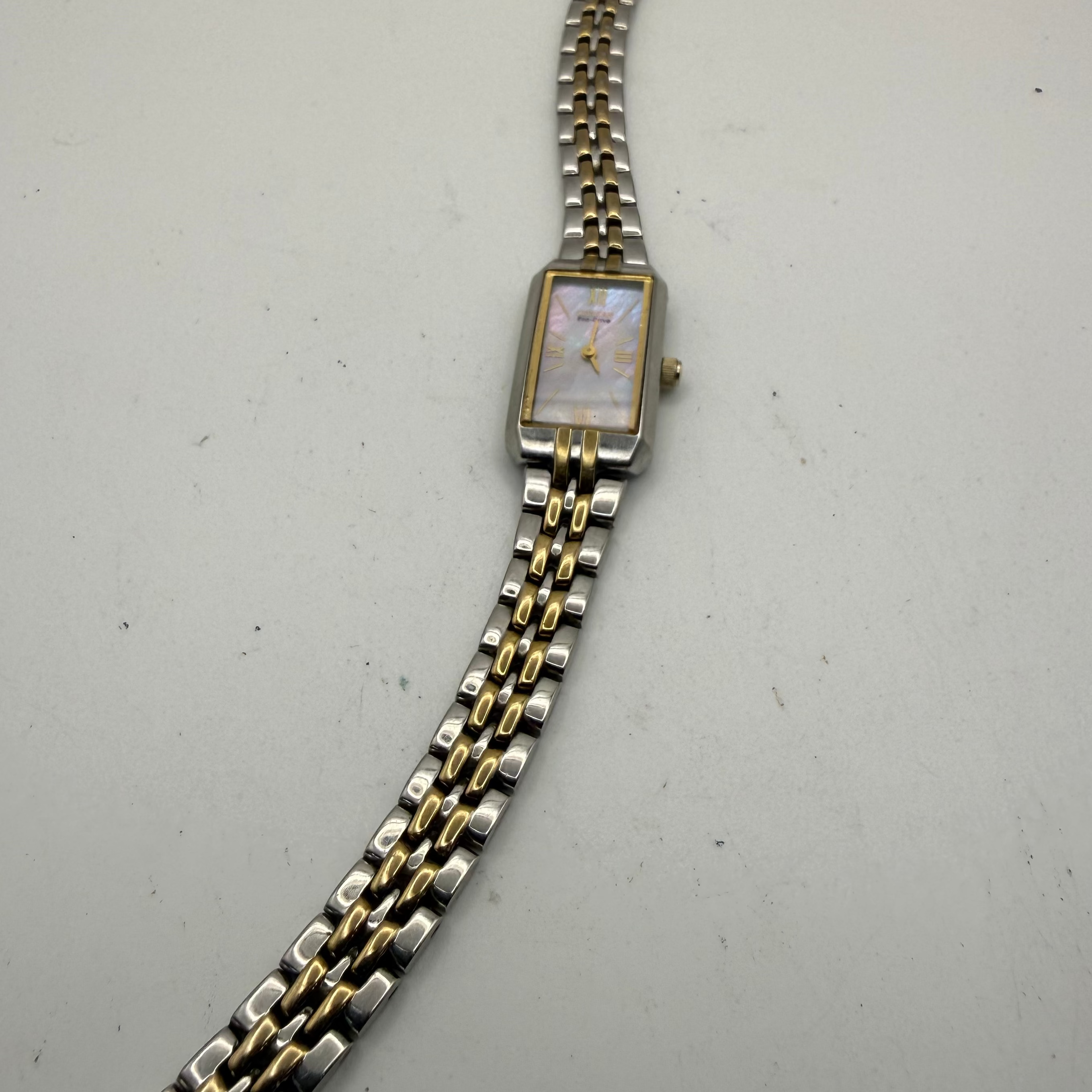Citizen Eco-Drive Ladies Gold Tone Diamond Style Bracelet Watch 15mm 16.5cm FULLY TESTED AND WORKING- £40.00