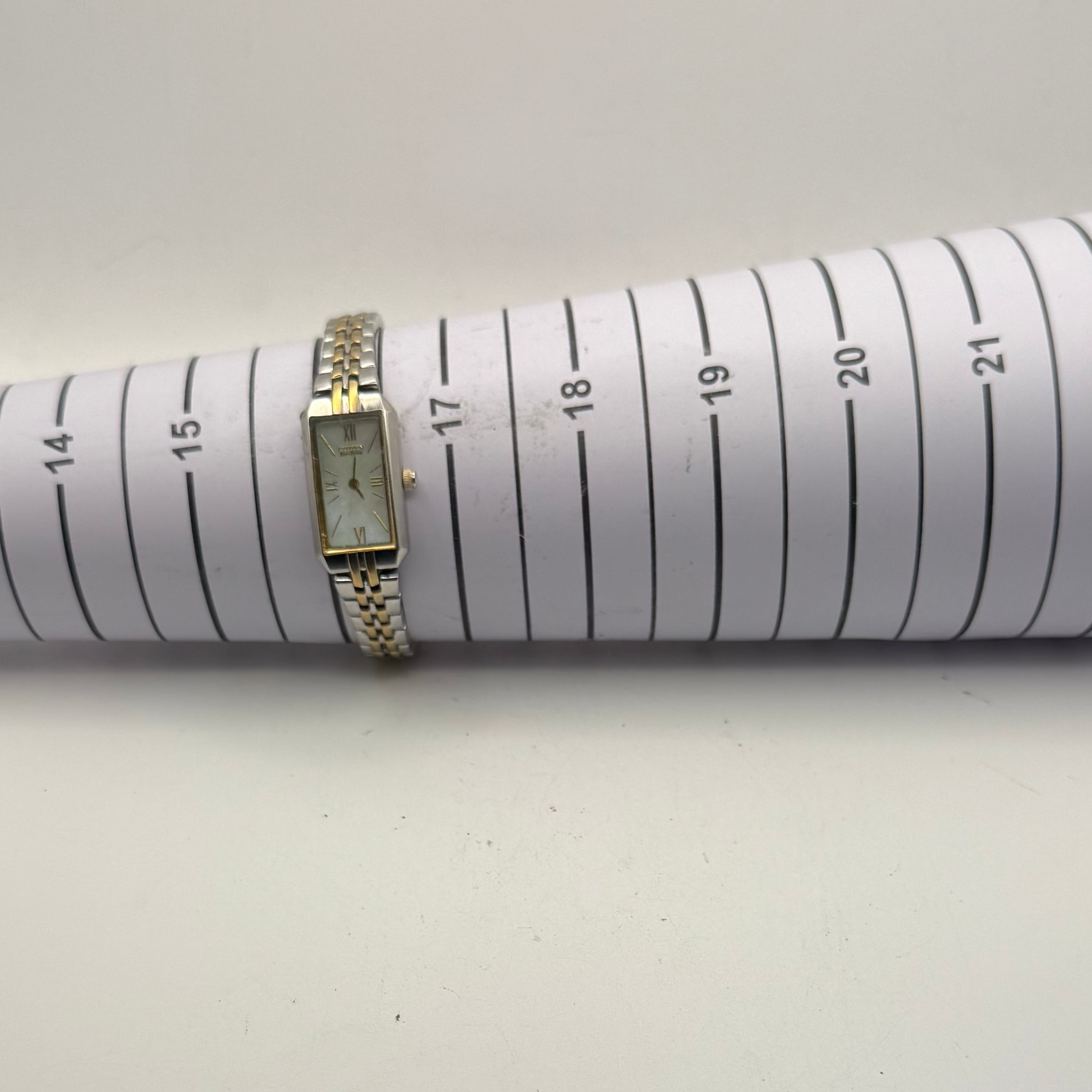 Citizen Eco-Drive Ladies Gold Tone Diamond Style Bracelet Watch 15mm 16.5cm FULLY TESTED AND WORKING- £40.00