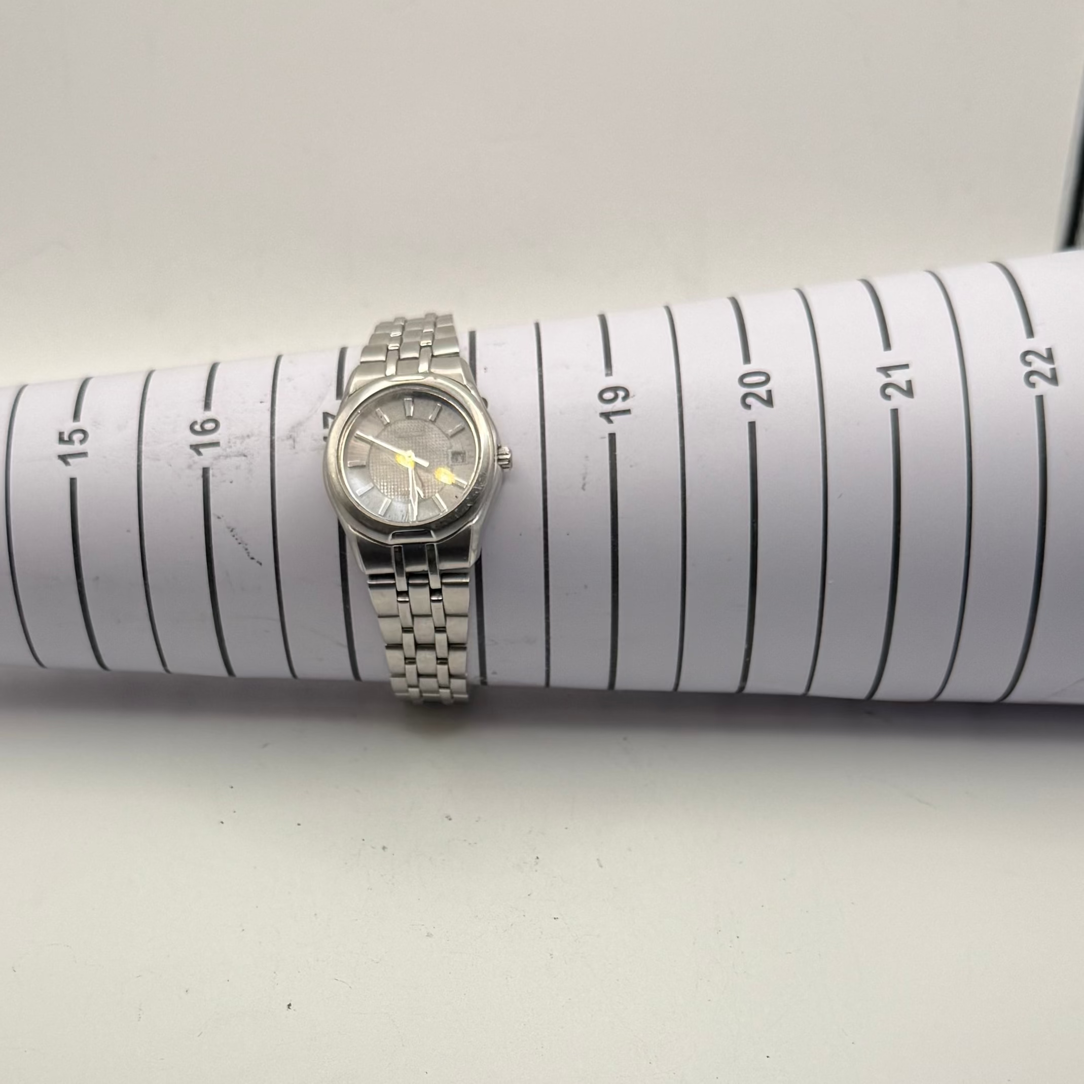Citizen Eco-Drive Ladies Stainless Steel Bracelet Watch Date 27mm 16cm FULLY TESTED AND WORKING
