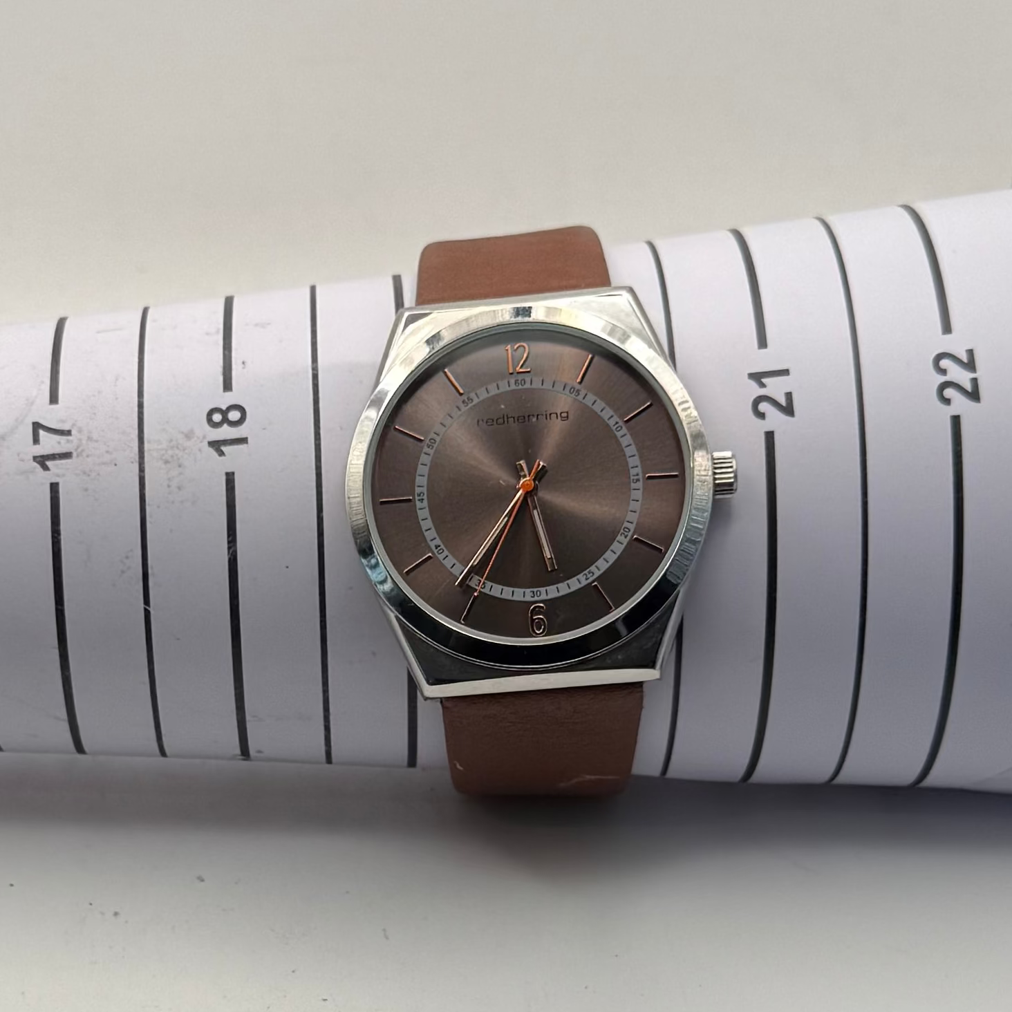 Red Herring Minimalist Brown Dial Watch 43mm – FULLY TESTED AND WORKING- £40.00