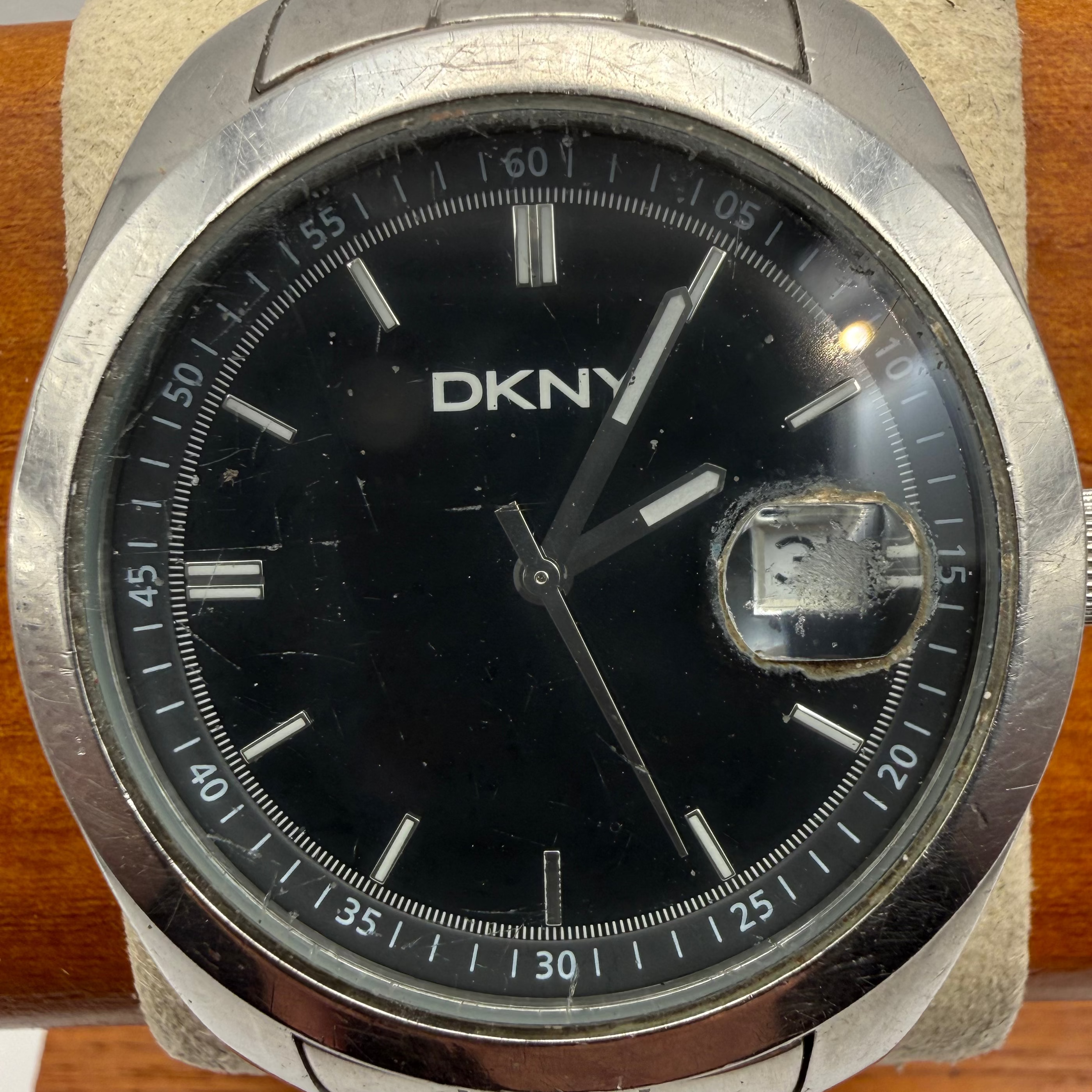 DKNY Black Dial Date Watch Stainless Steel 42.5mm – FULLY TESTED AND WORKING- £35.00
