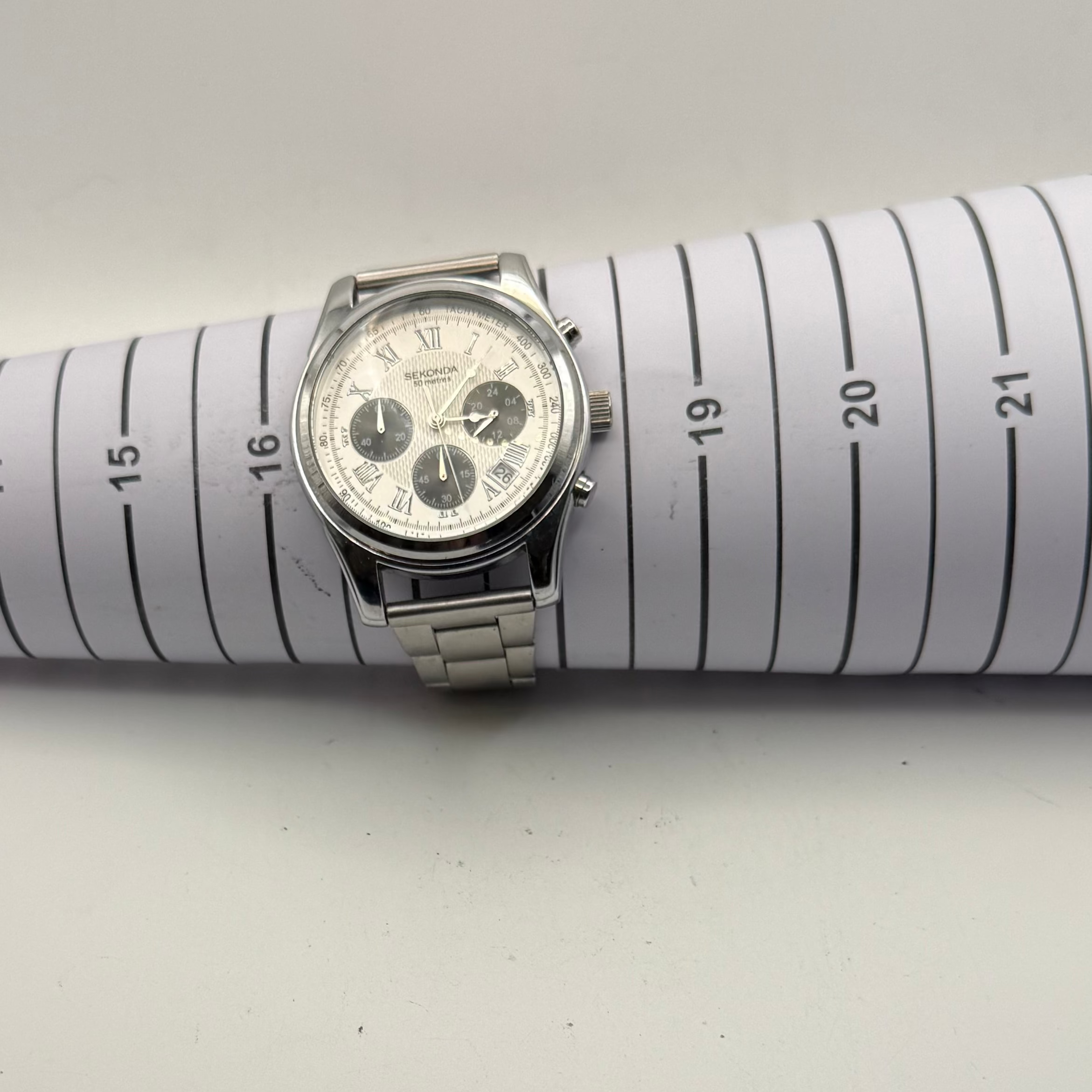 Sekonda Chronograph Silver Dial Date Watch 44mm – FULLY TESTED AND WORKING- £40.00