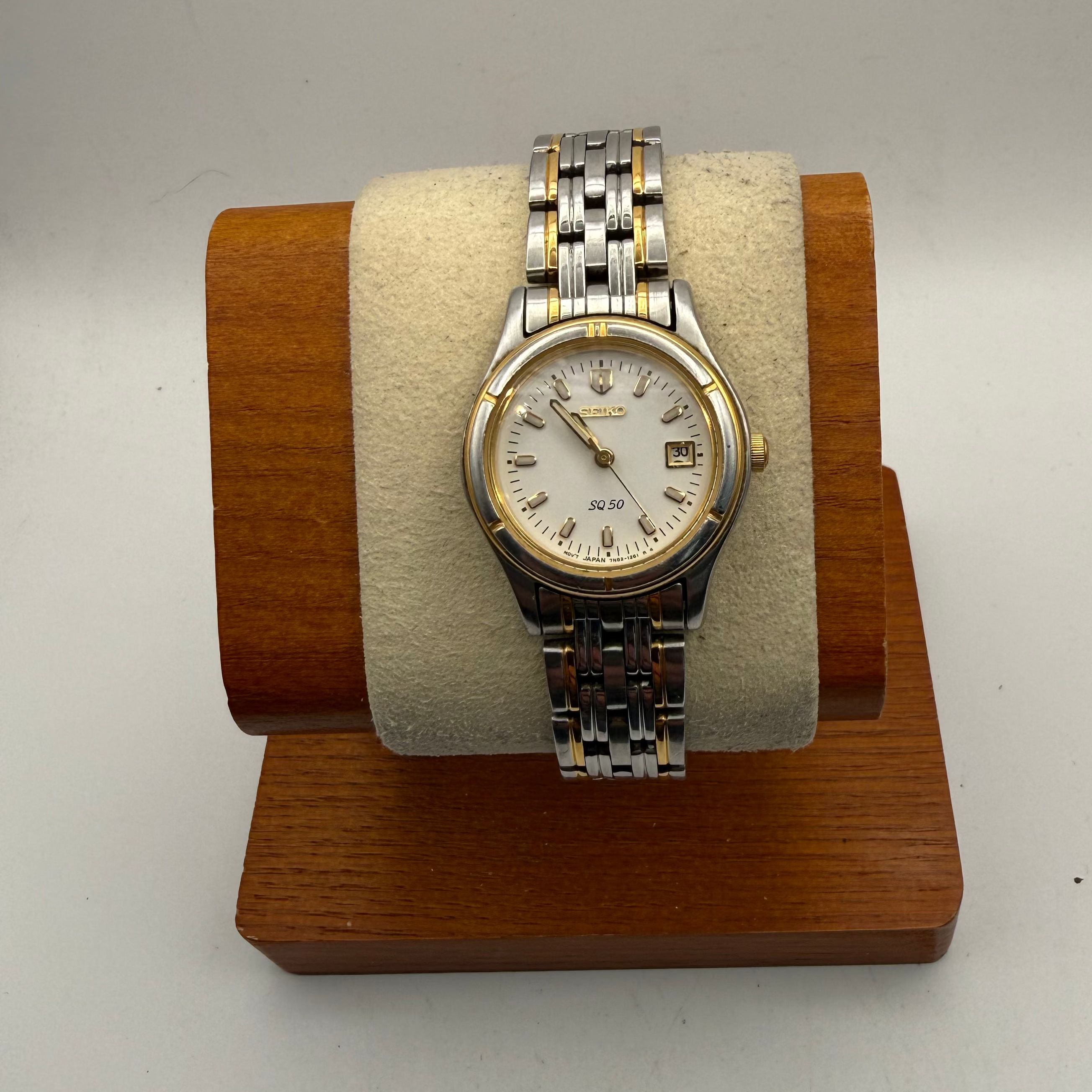Seiko SQ50 Two Tone Ladies Bracelet Watch Date 27.5mm 15cm FULLY TESTED AND WORKING- £75.00
