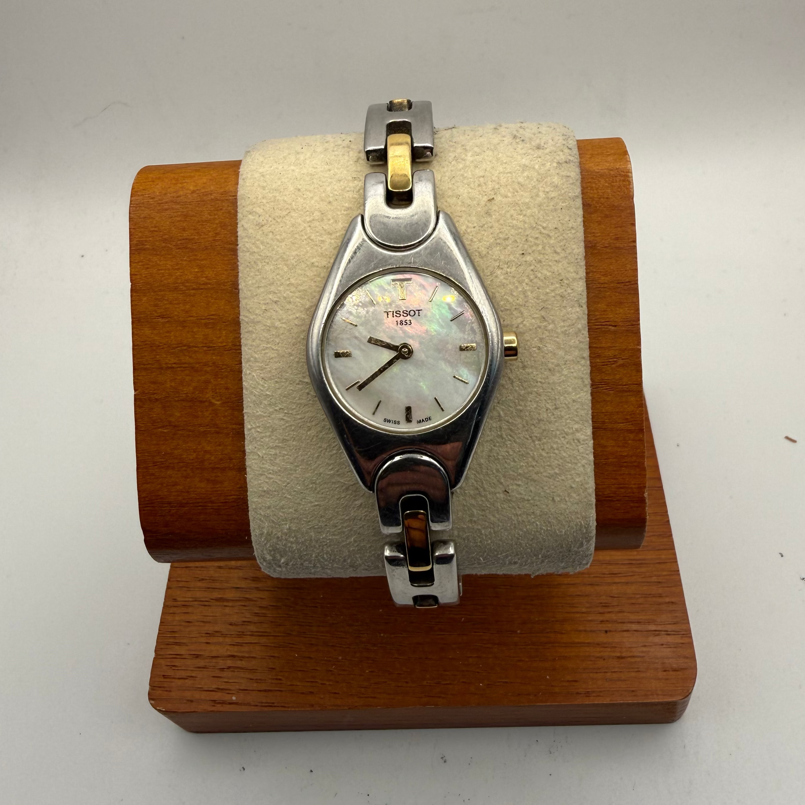 Tissot 1853 Ladies Mother Of Pearl Dial Bracelet Watch 25mm FULLY TESTED AND WORKING- £130.00