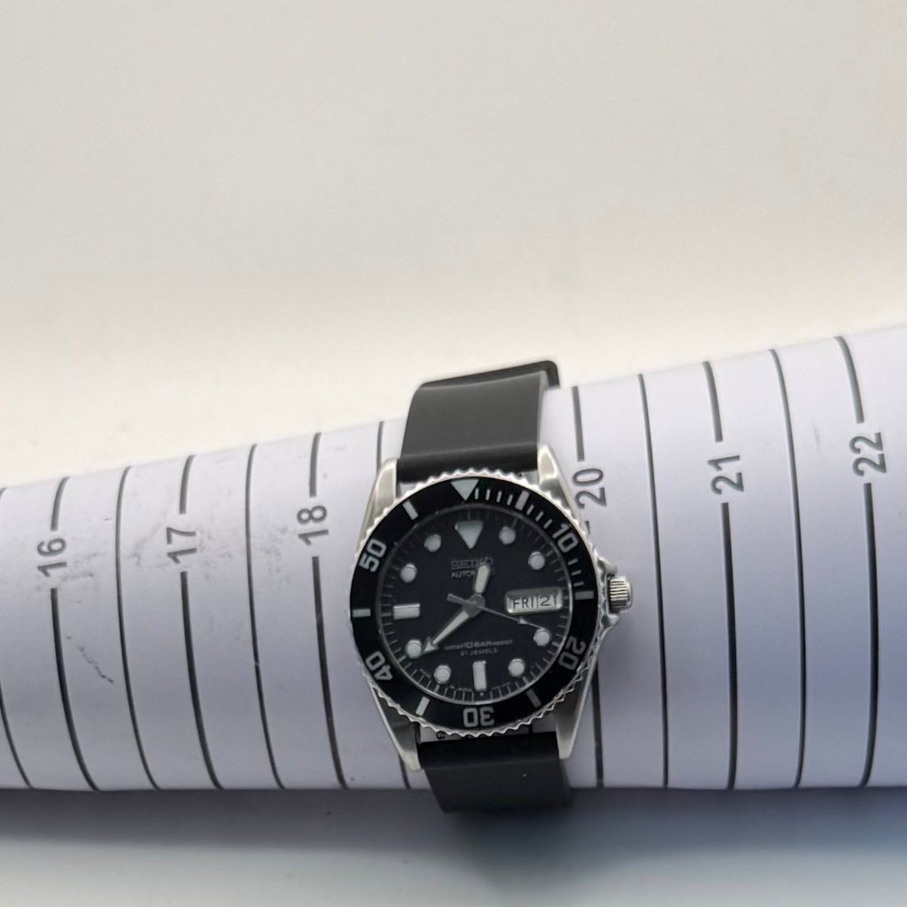 Seiko Automatic Diver Style 21 Jewels Day Date Mens Watch 7526-0050 – August 1997- £200.00