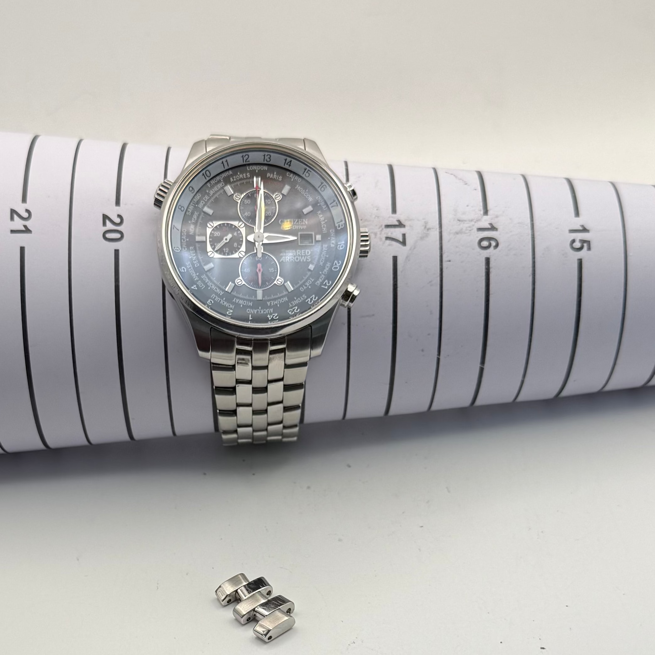 Citizen Eco-Drive Royal Air Force Red Arrows World Time Chronograph WR100 Full Set- £300.00